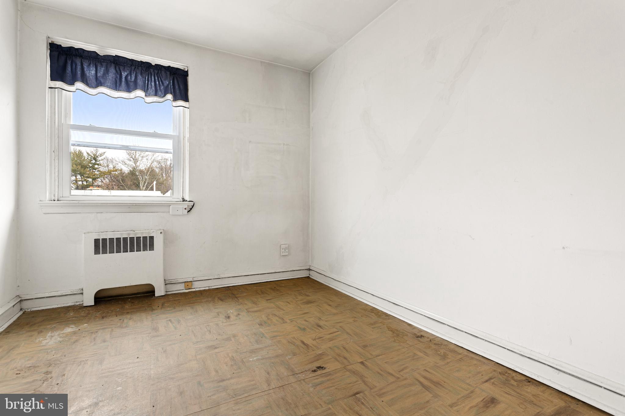 4931 WOODCREST AVENUE