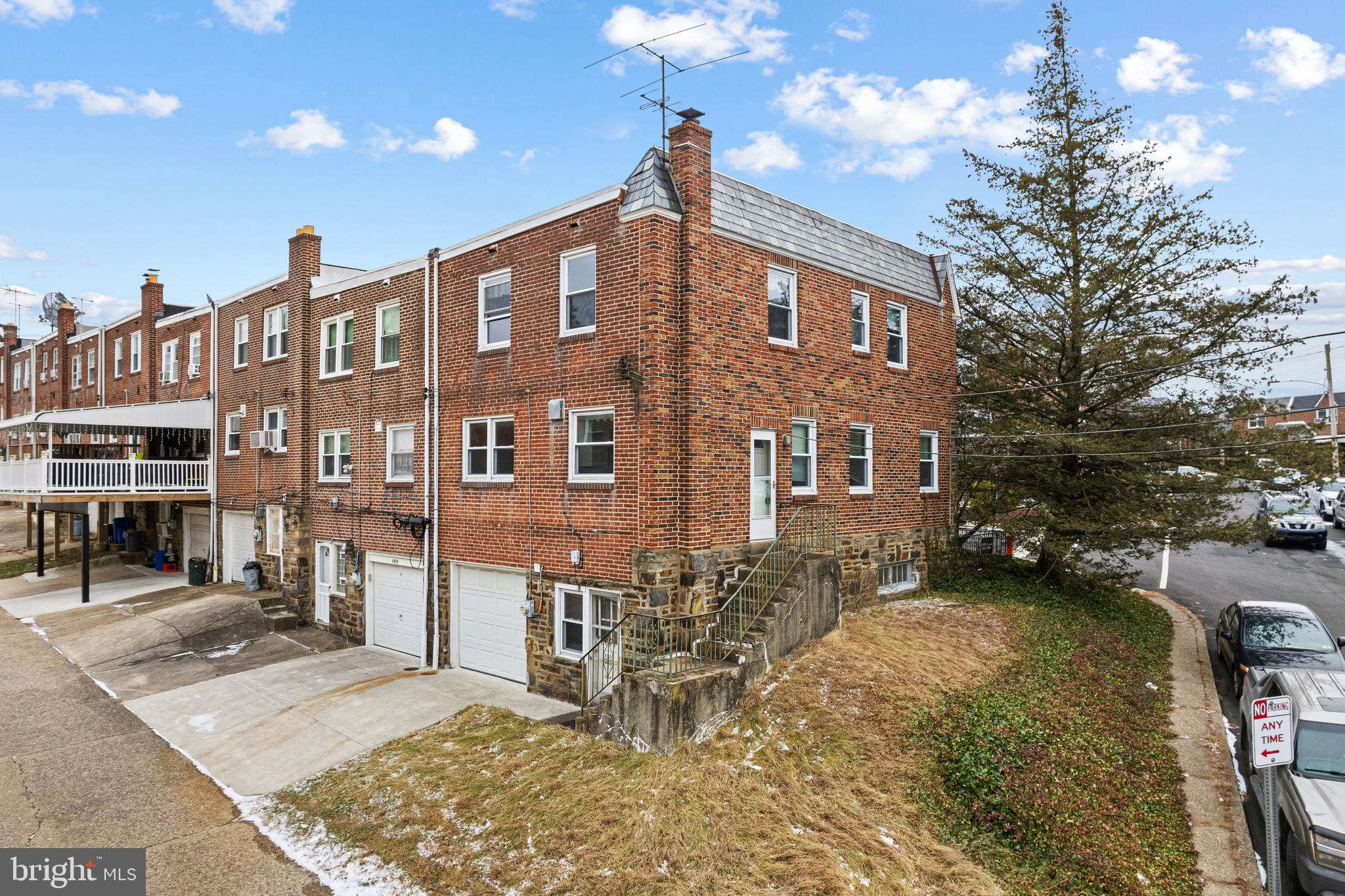 4931 WOODCREST AVENUE