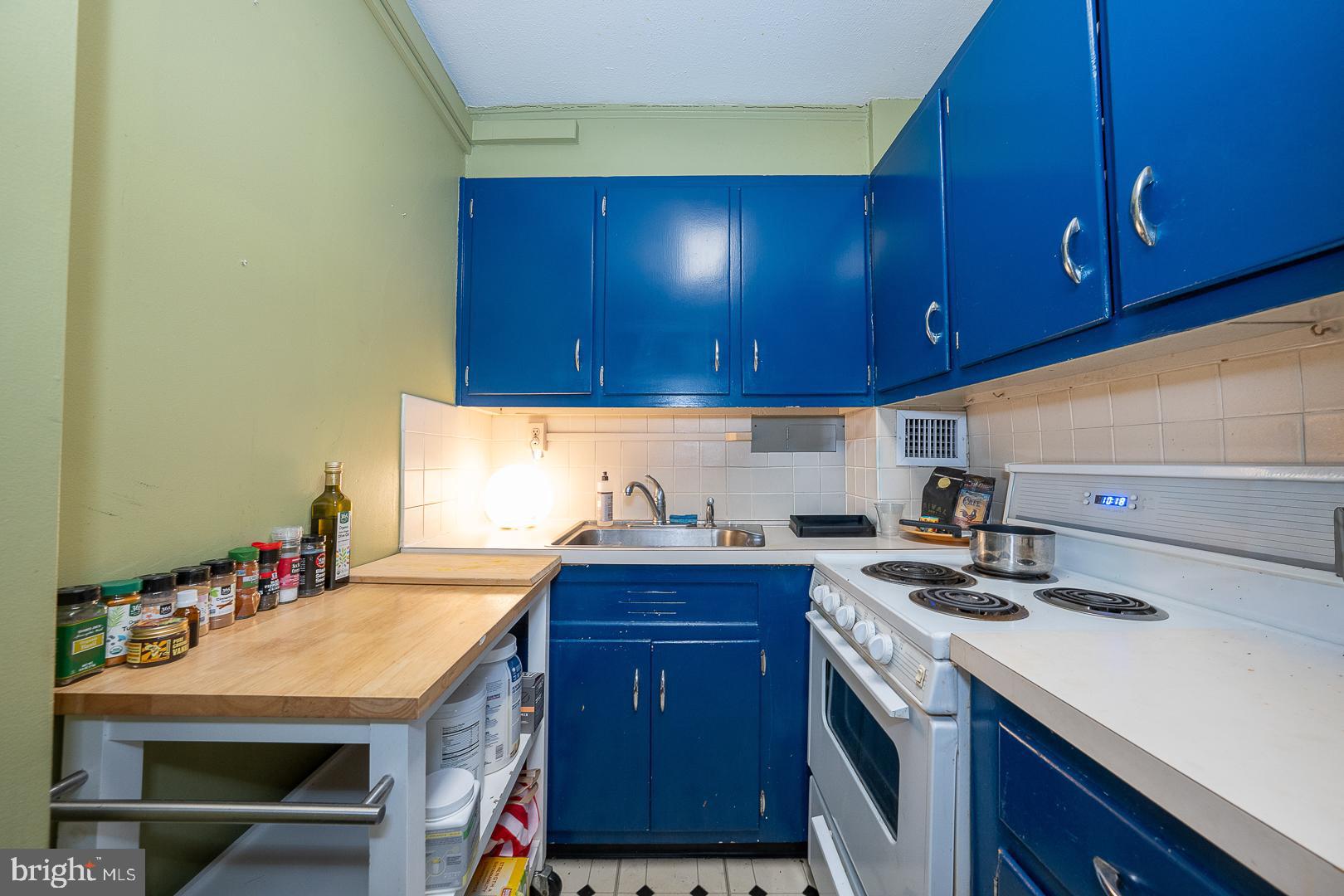 118 S 21ST STREET 210