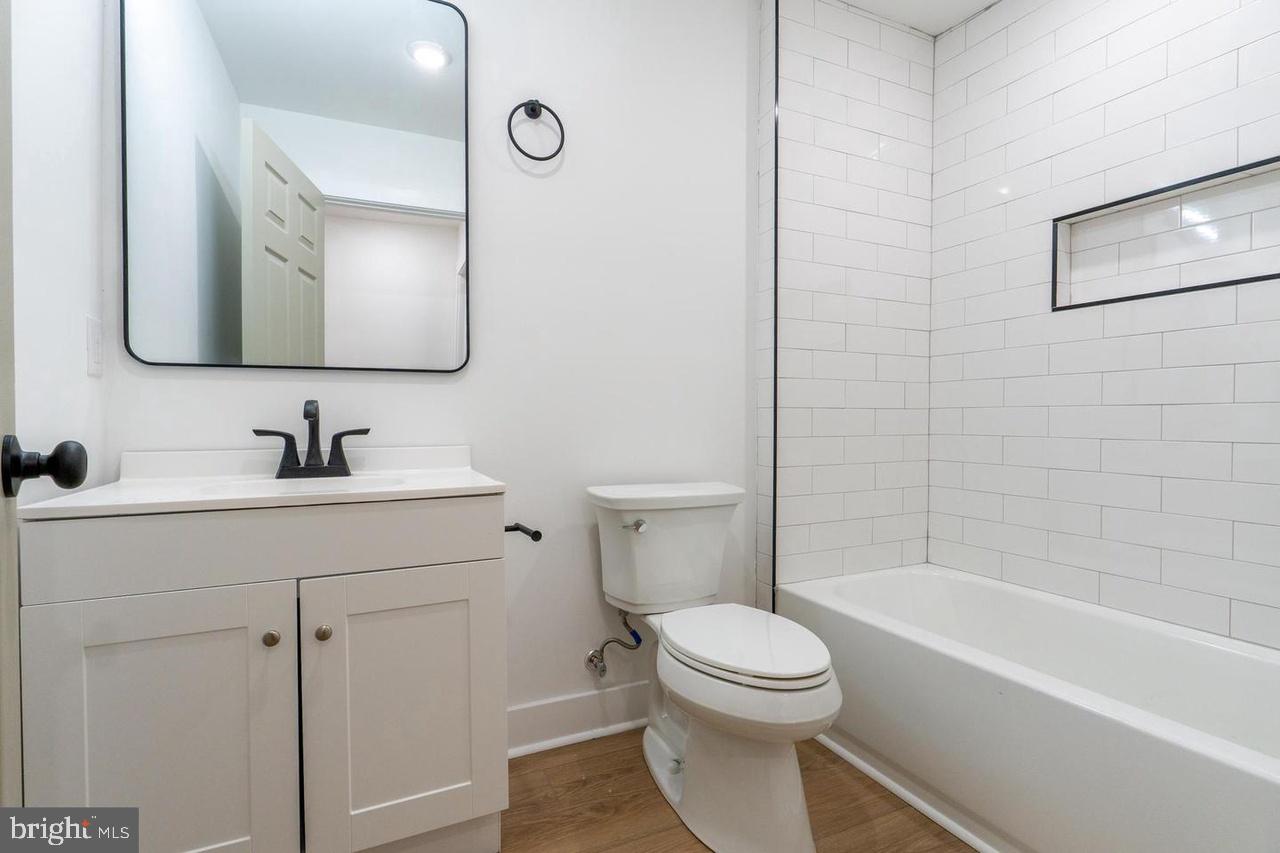 1824 N BOUVIER STREET