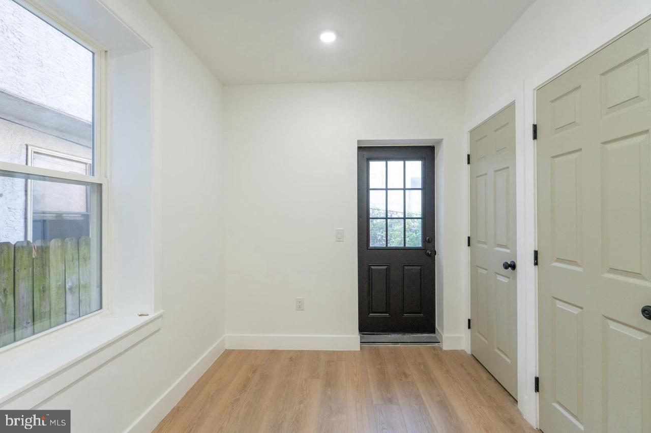 1824 N BOUVIER STREET