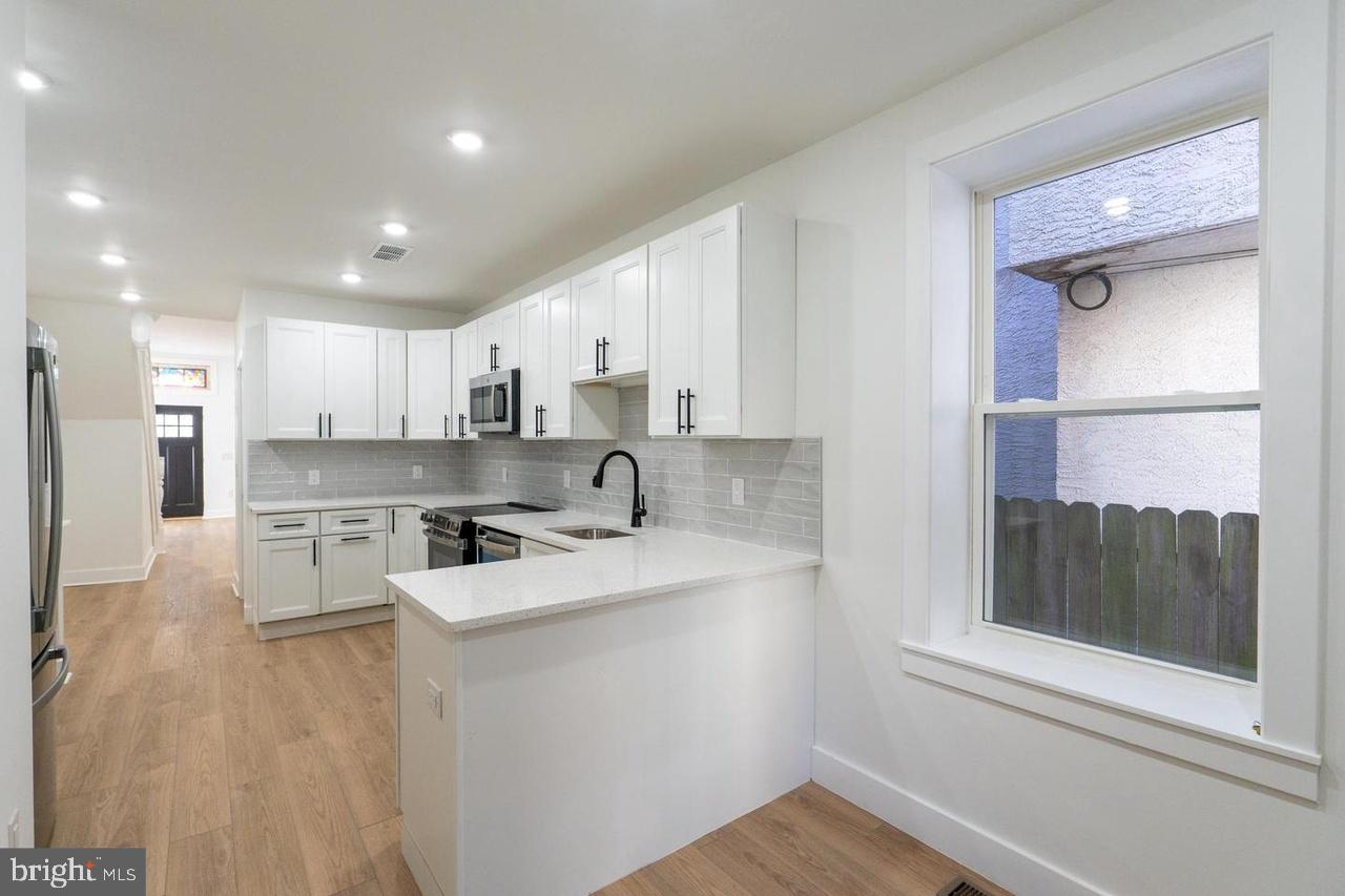 1824 N BOUVIER STREET