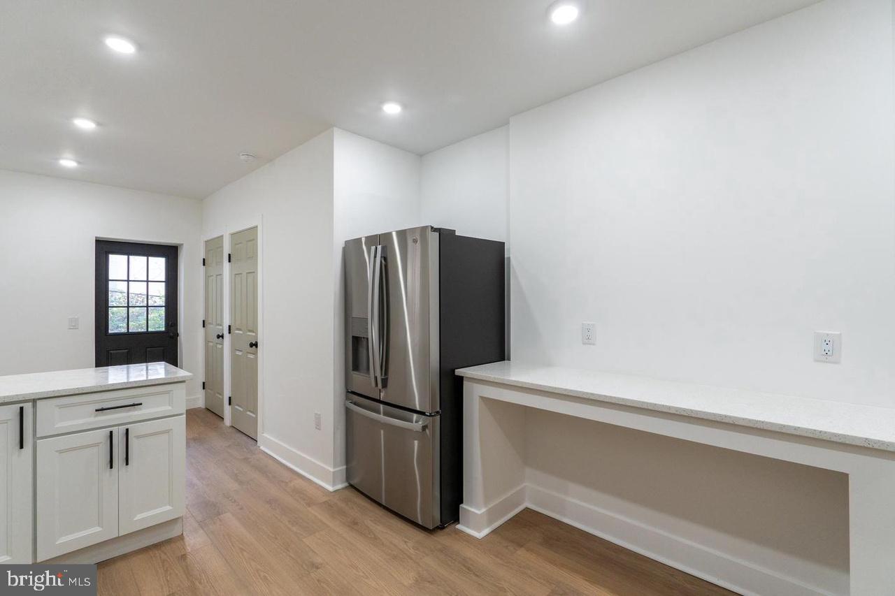 1824 N BOUVIER STREET