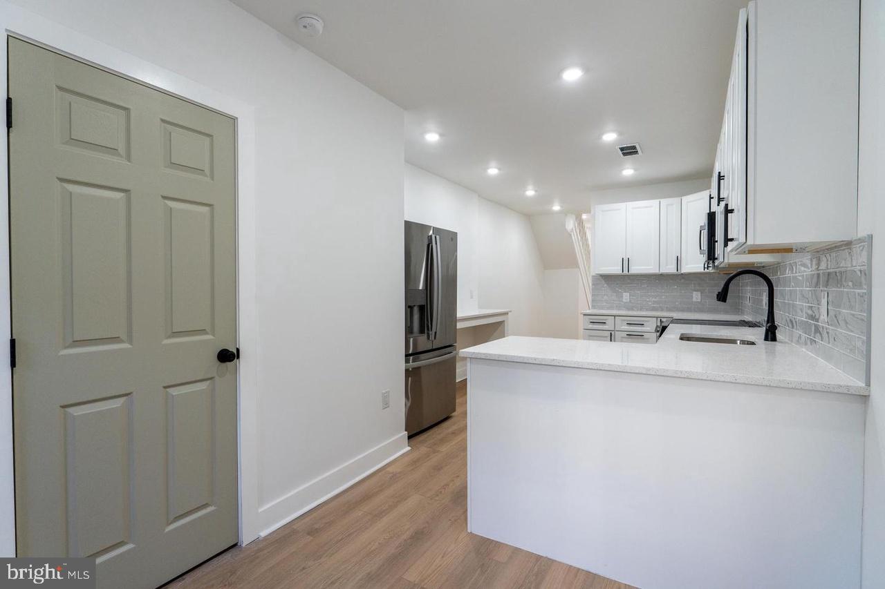 1824 N BOUVIER STREET