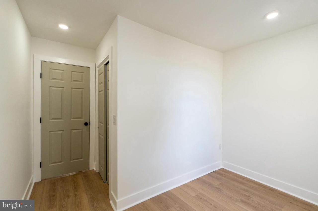 1824 N BOUVIER STREET