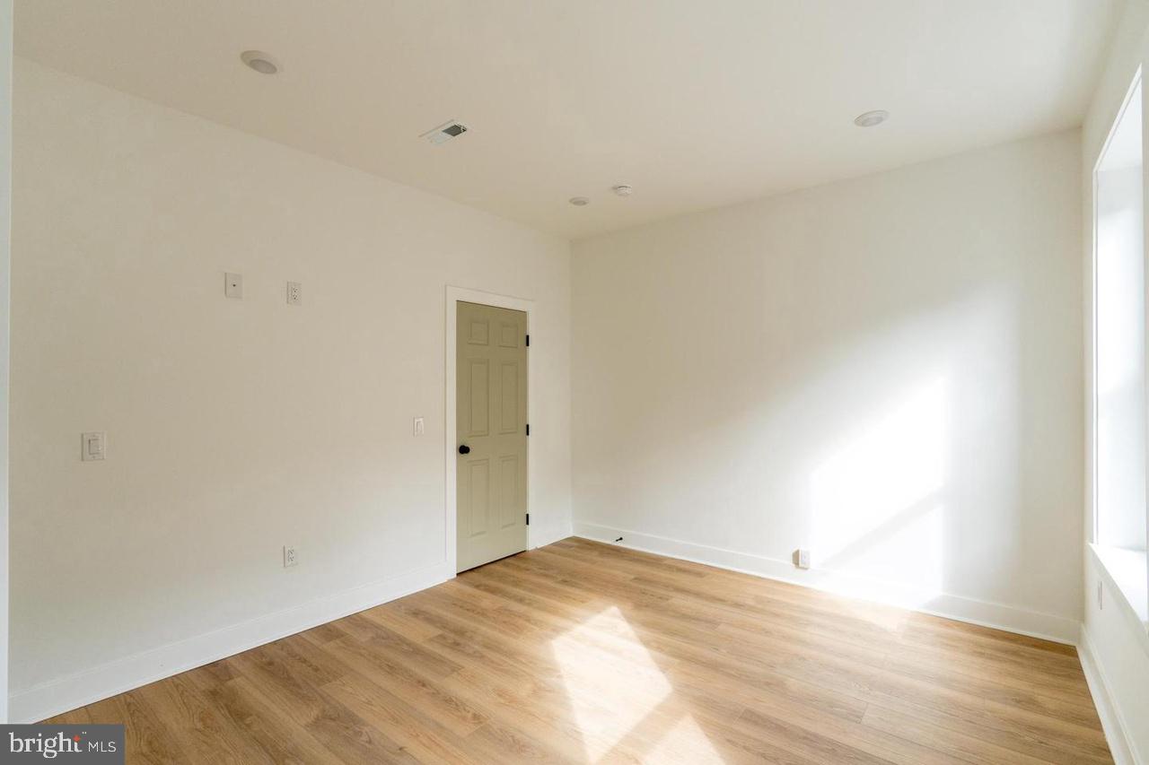 1824 N BOUVIER STREET