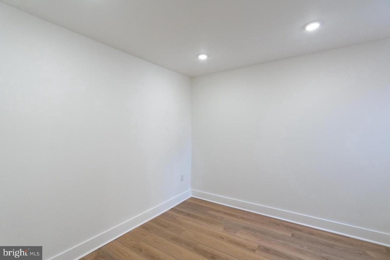 1824 N BOUVIER STREET