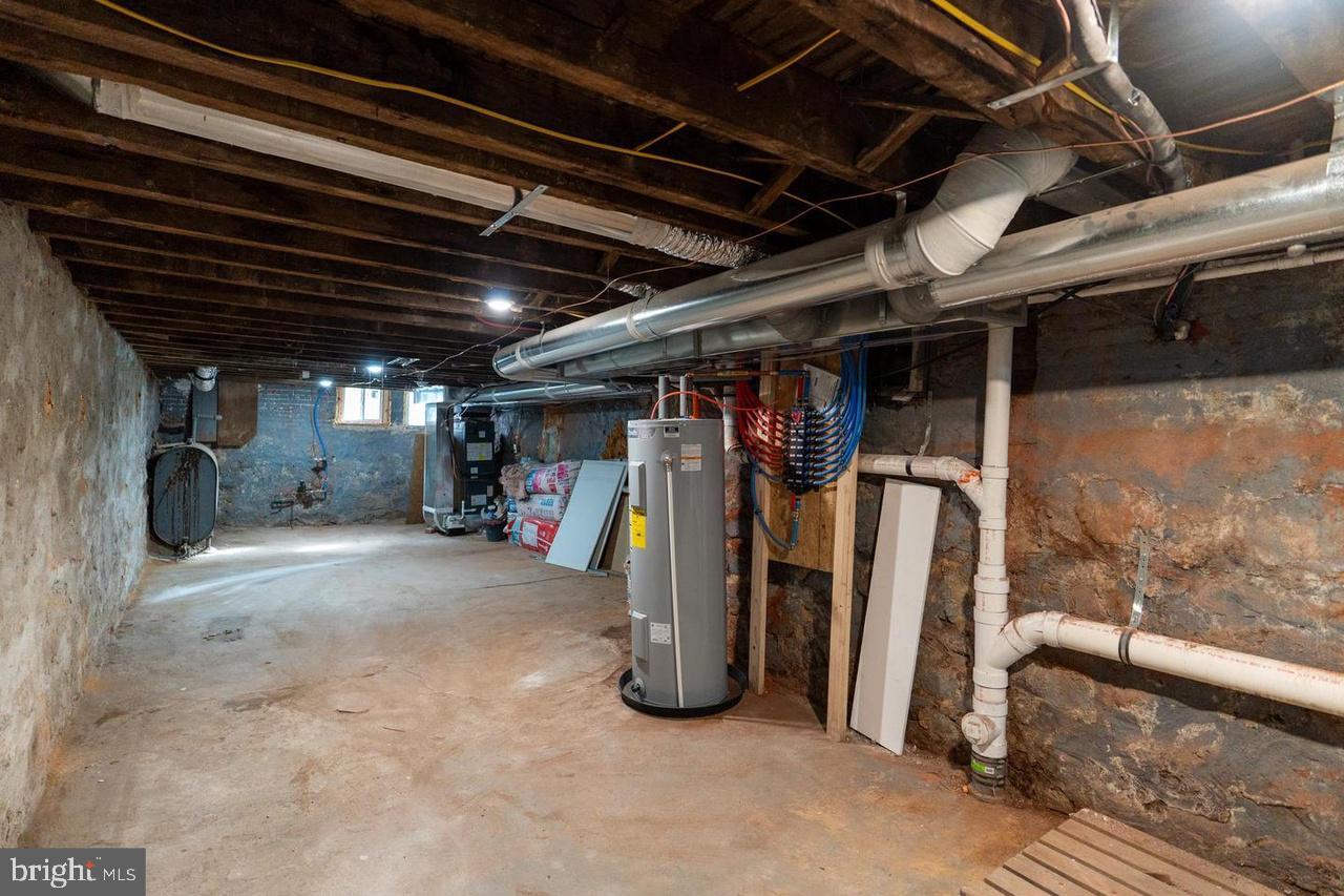 1824 N BOUVIER STREET