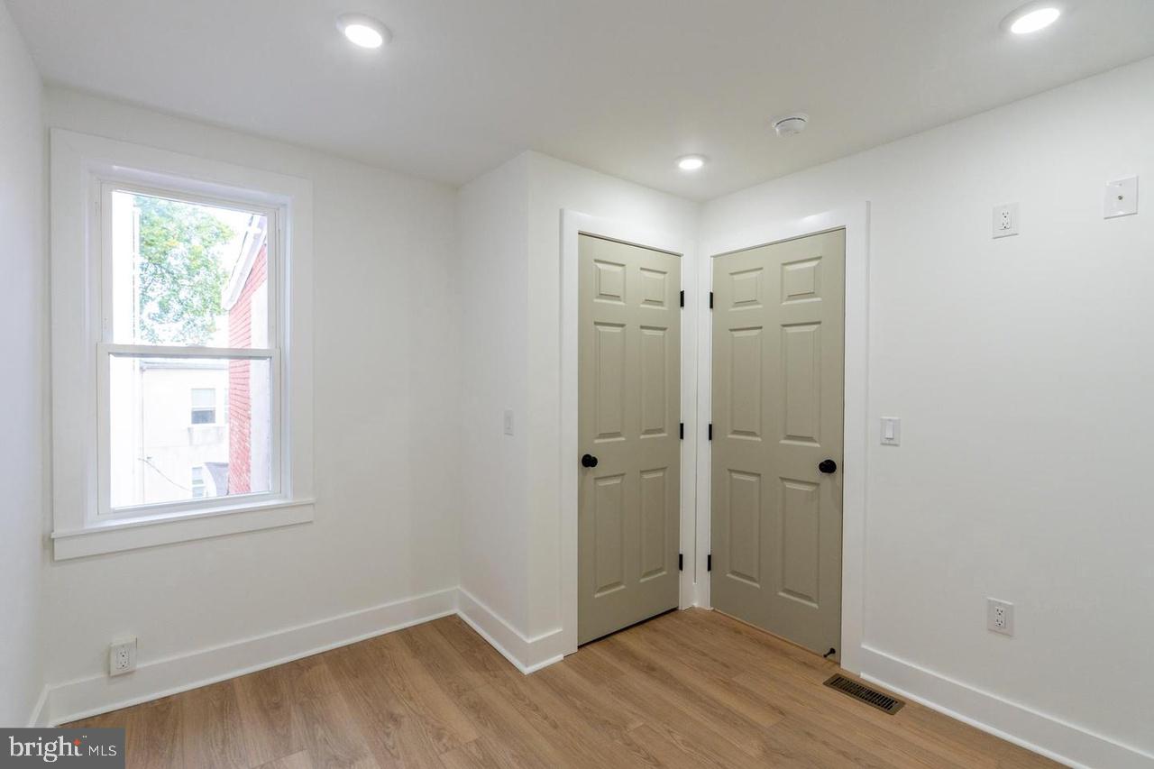 1824 N BOUVIER STREET