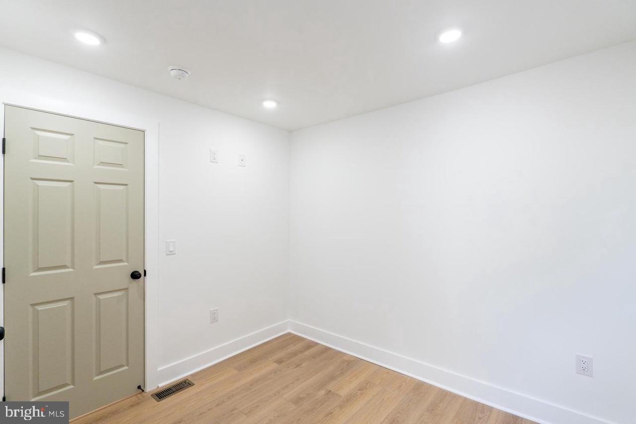 1824 N BOUVIER STREET