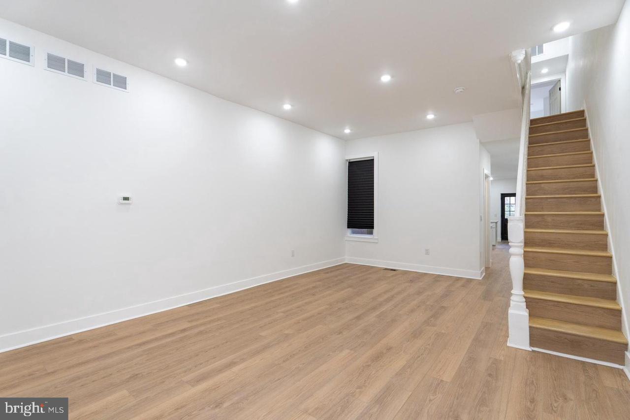 1824 N BOUVIER STREET