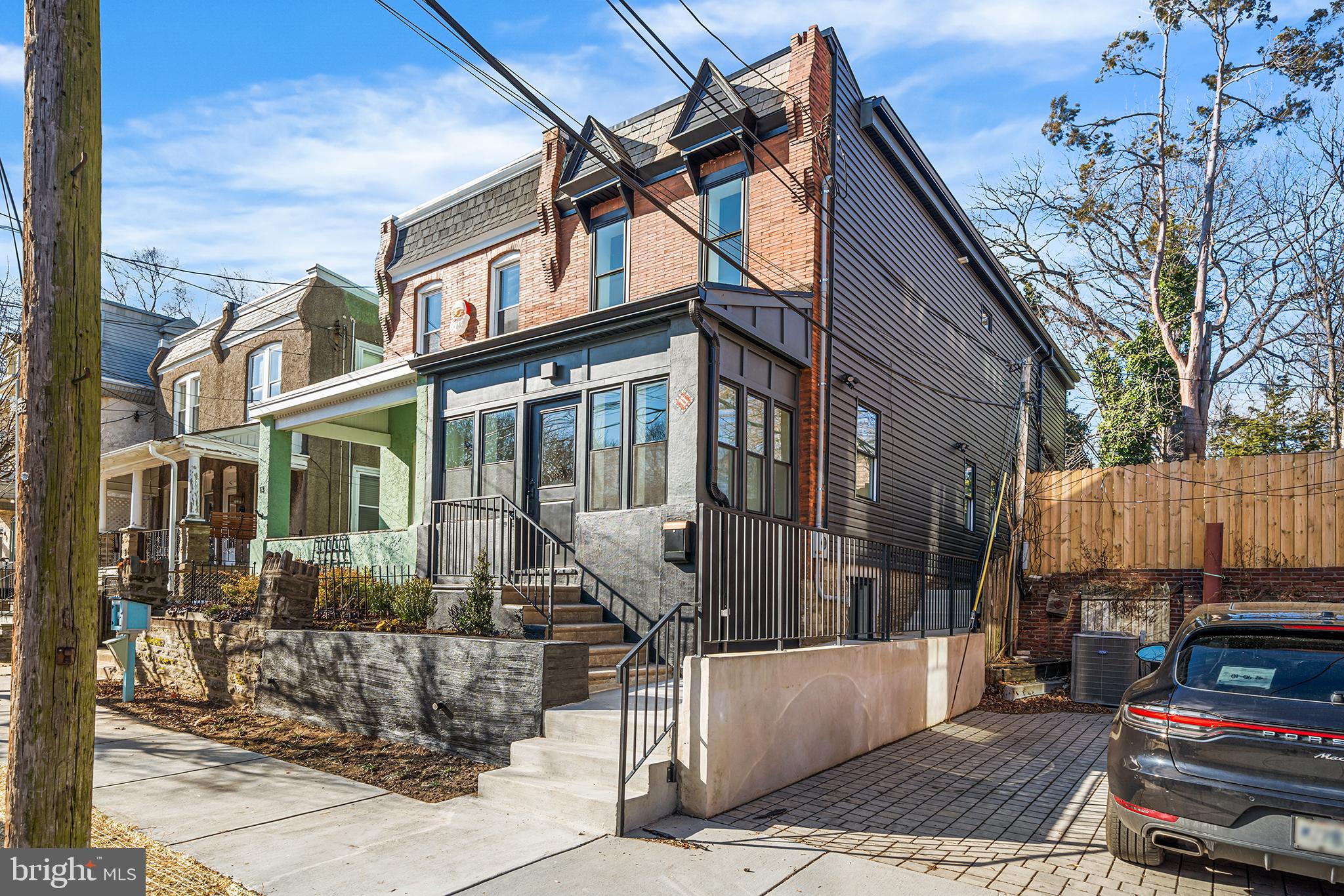 11 W ABINGTON AVENUE