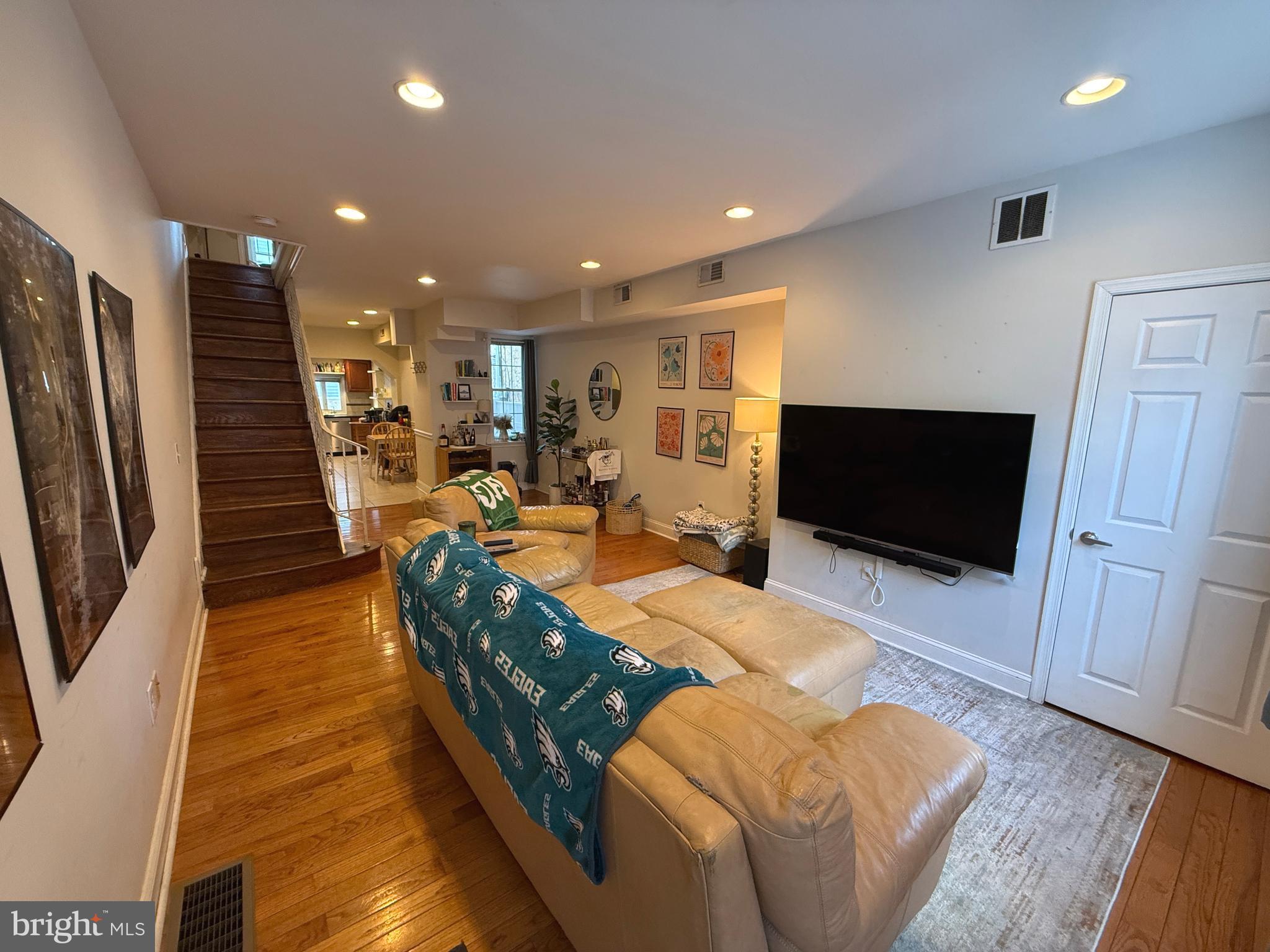 614 S LECOUNT STREET