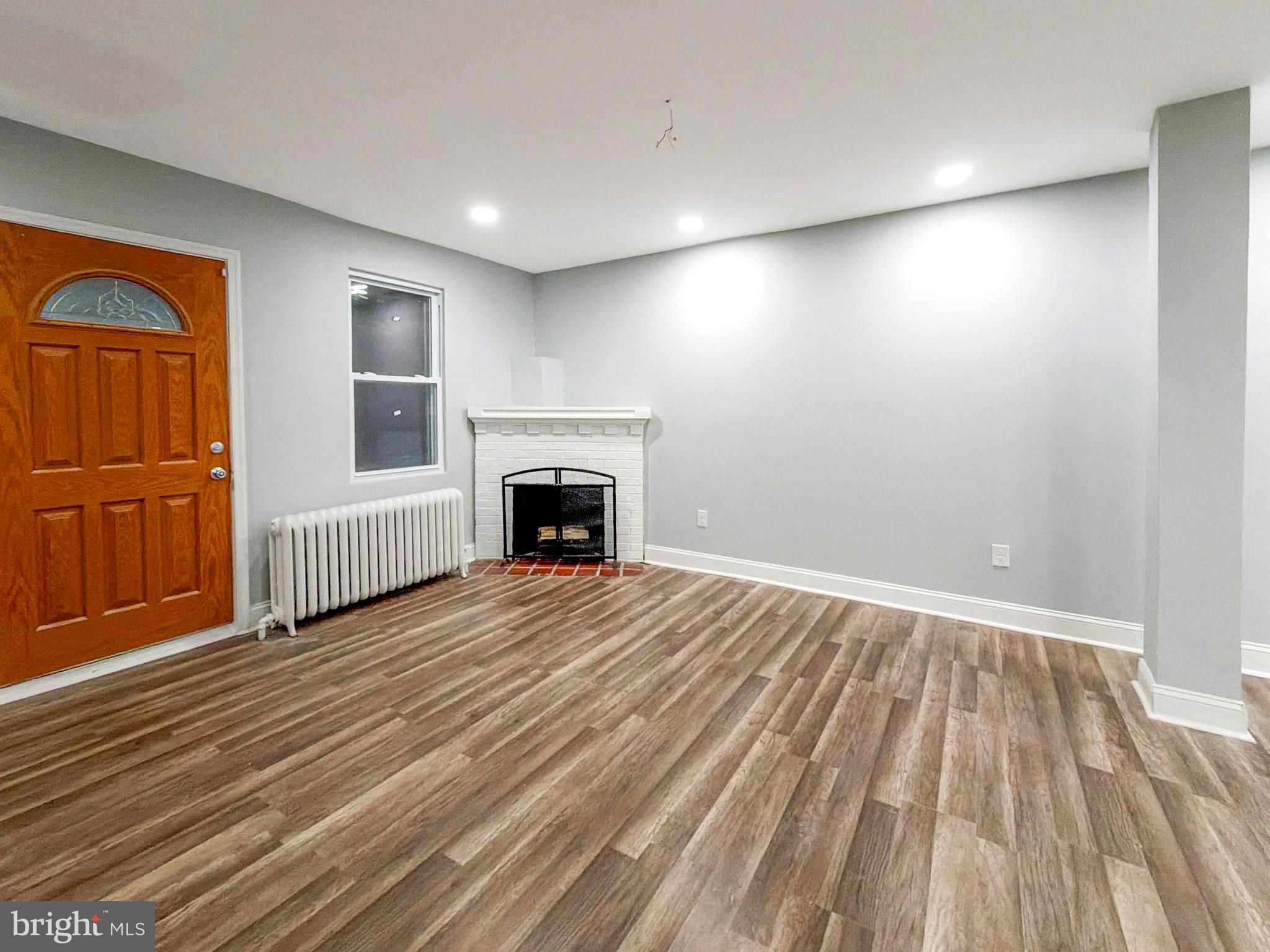 1129 E STAFFORD STREET