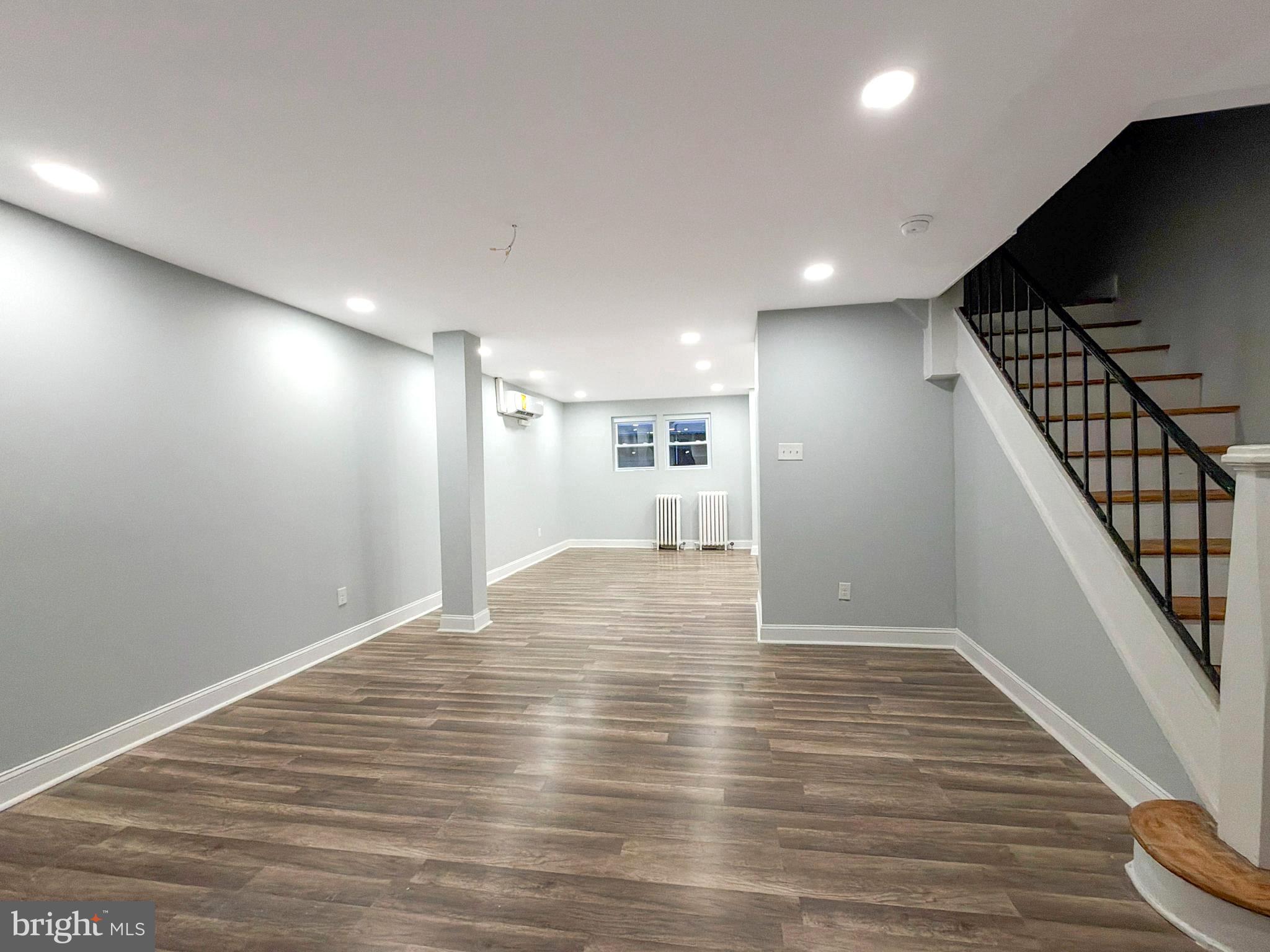 1129 E STAFFORD STREET