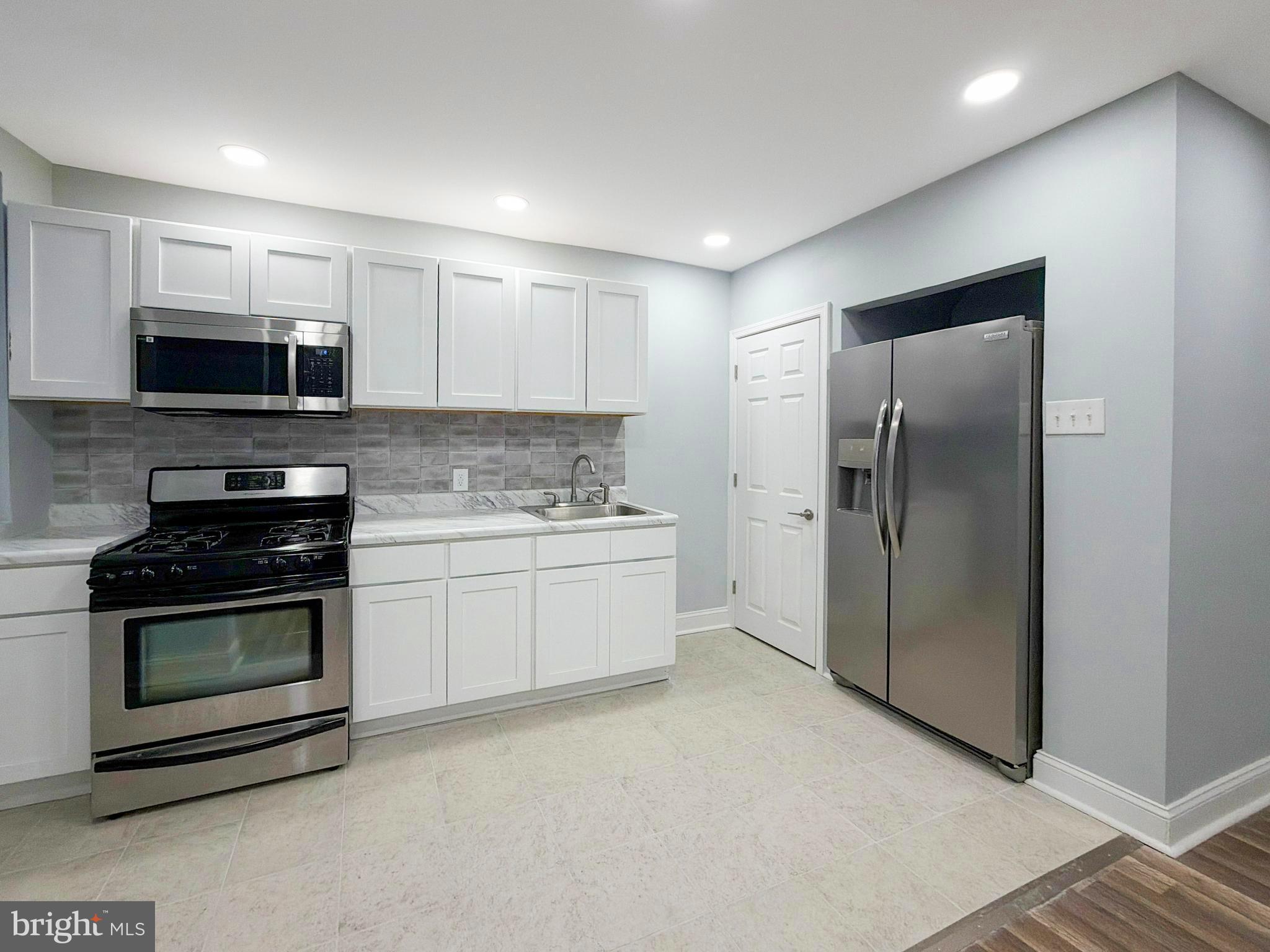 1129 E STAFFORD STREET