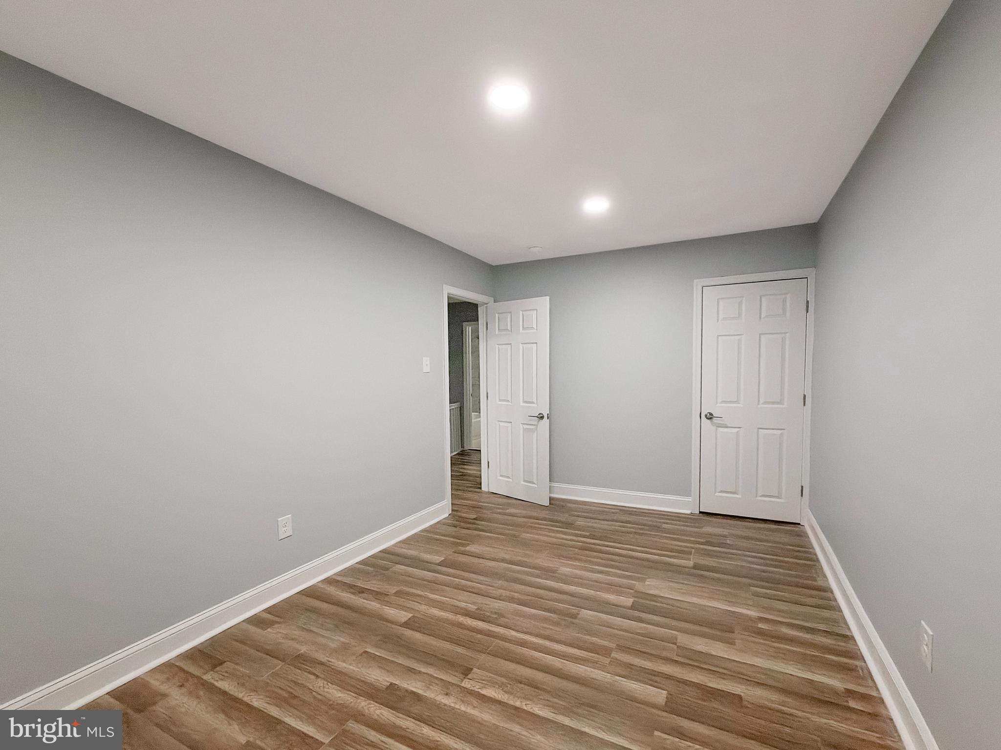 1129 E STAFFORD STREET