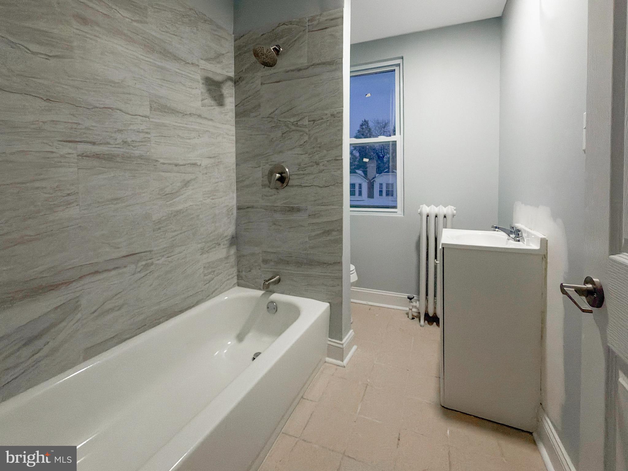 1129 E STAFFORD STREET