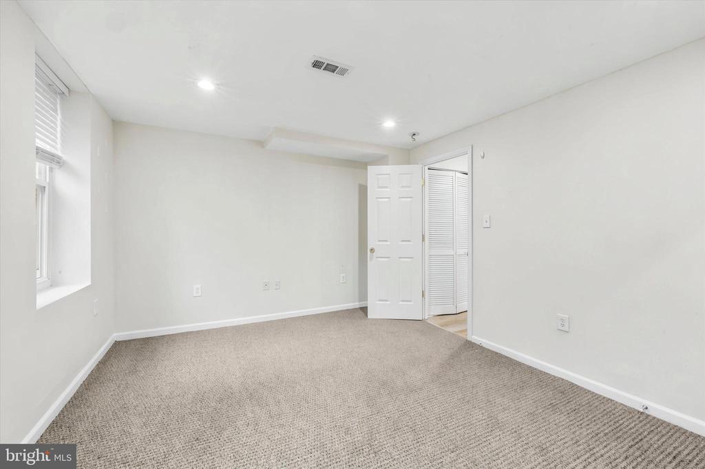 33 S 19TH STREET 3RD FLOOR