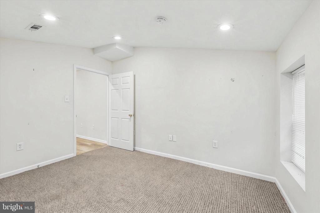 33 S 19TH STREET 3RD FLOOR