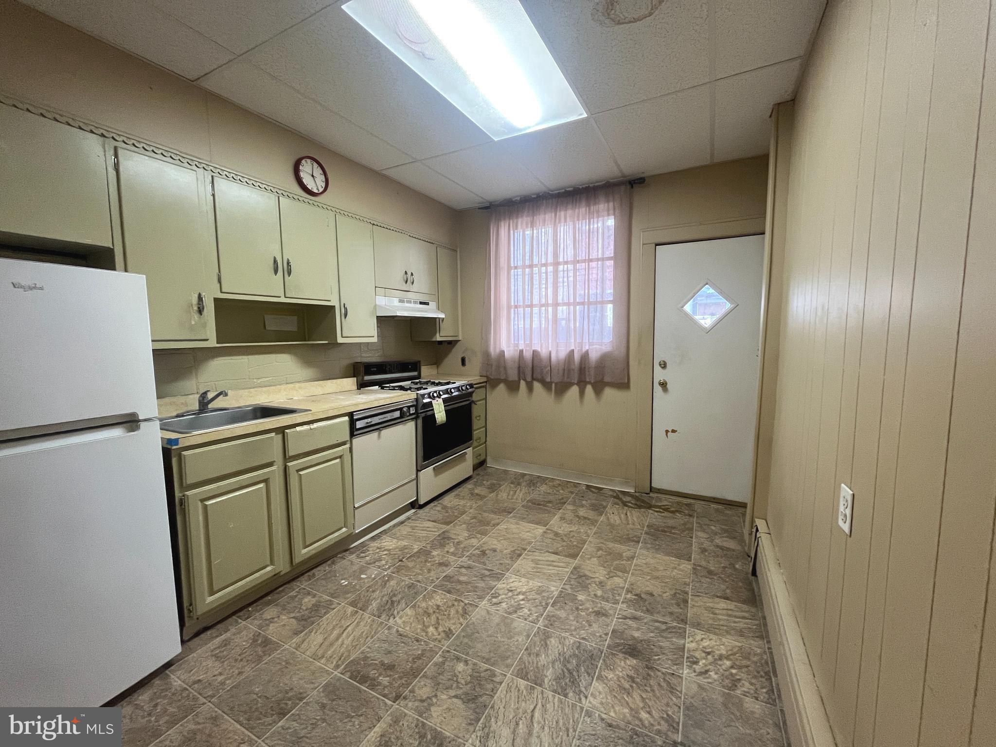 2526 S JUNIPER STREET