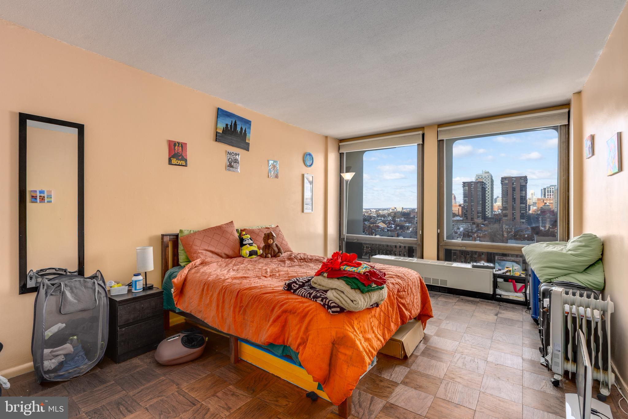 210 LOCUST STREET 10FW