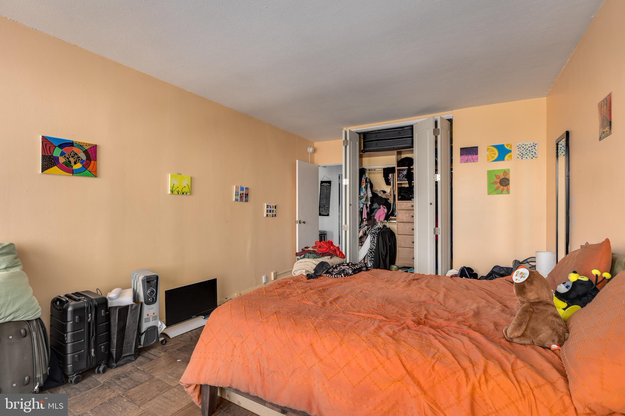 210 LOCUST STREET 10FW