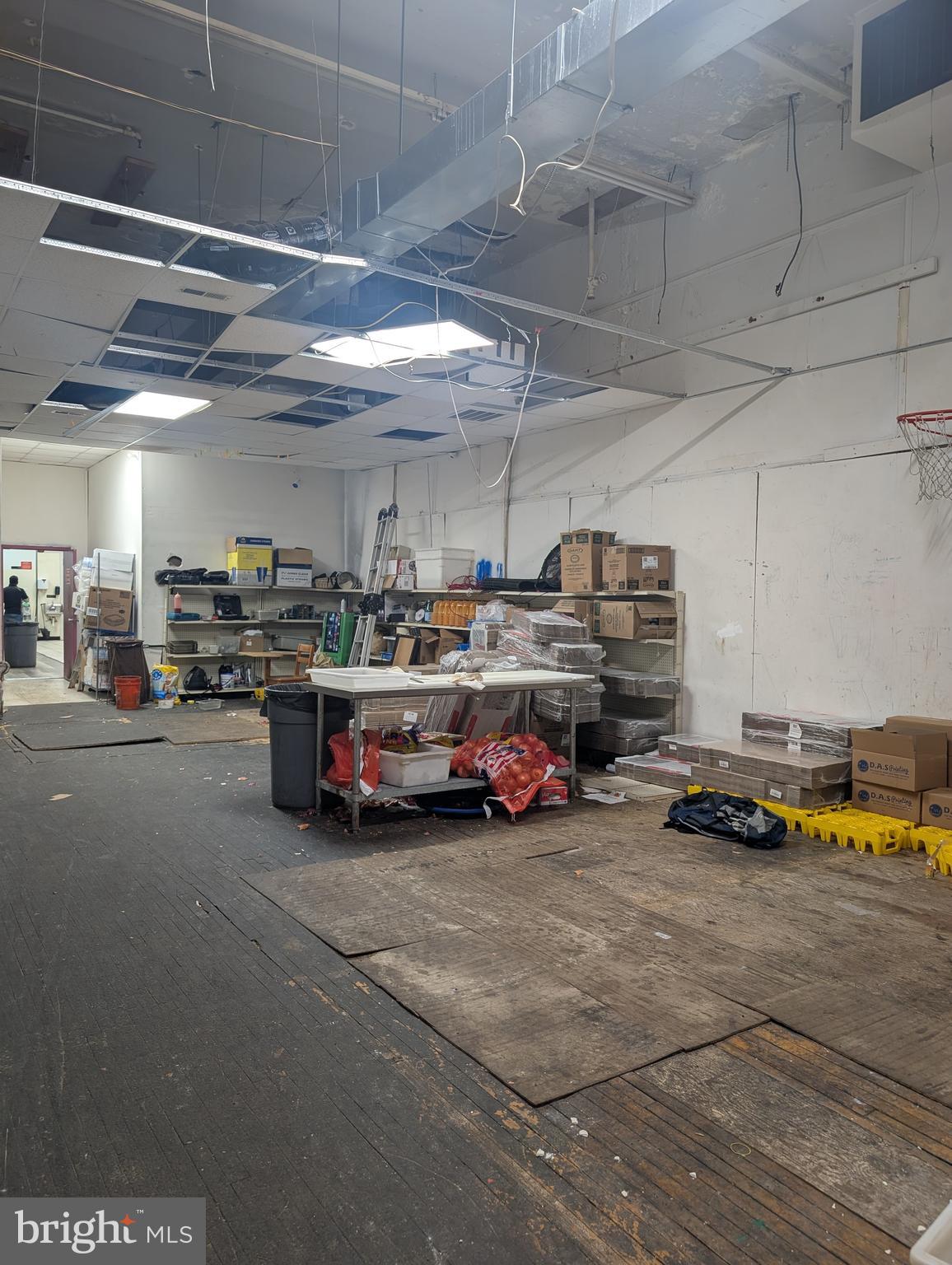 5621 GERMANTOWN AVENUE 25