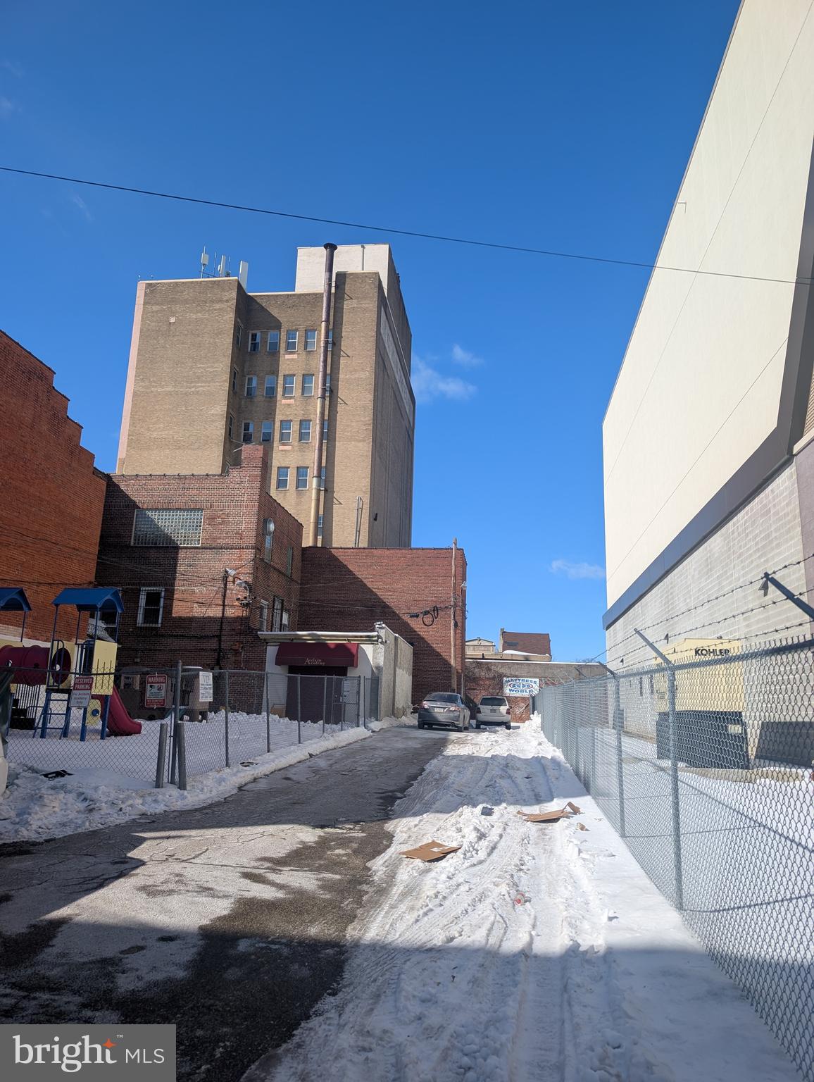 5621 GERMANTOWN AVENUE 25