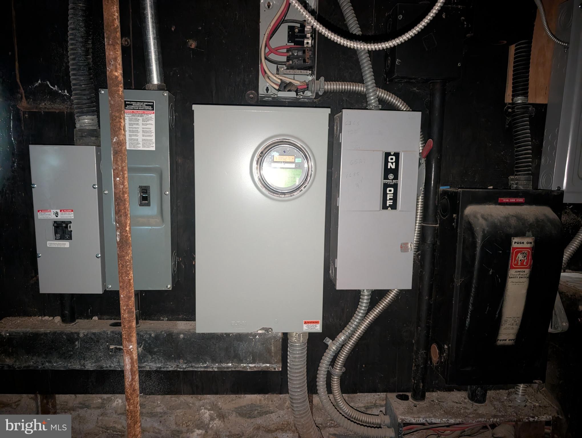 5621 GERMANTOWN AVENUE 25