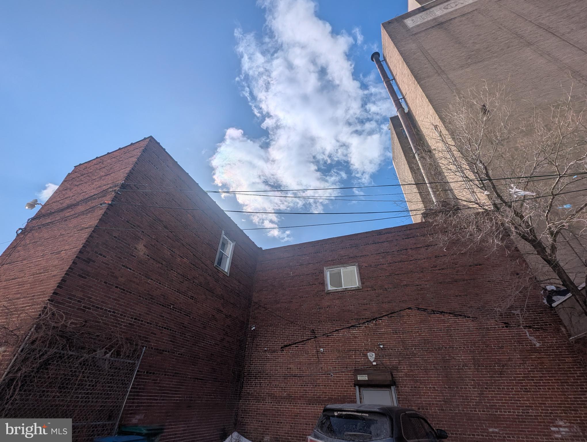 5621 GERMANTOWN AVENUE 25