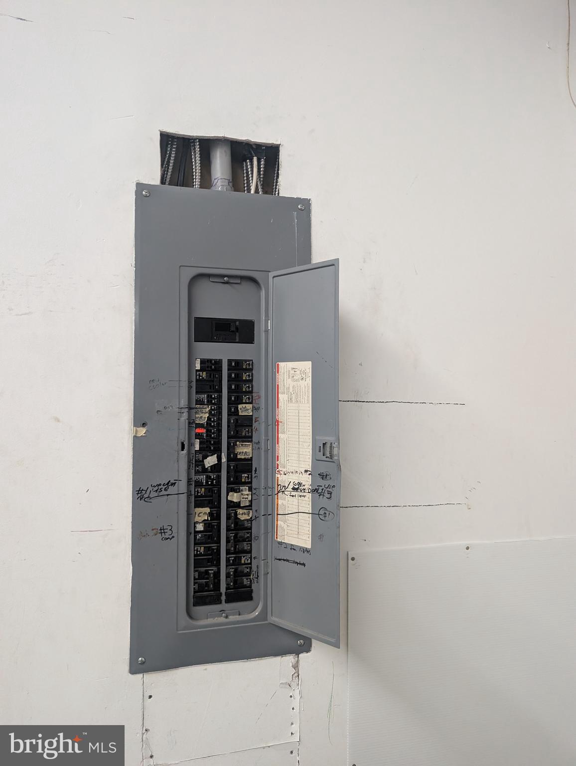 5621 GERMANTOWN AVENUE 25