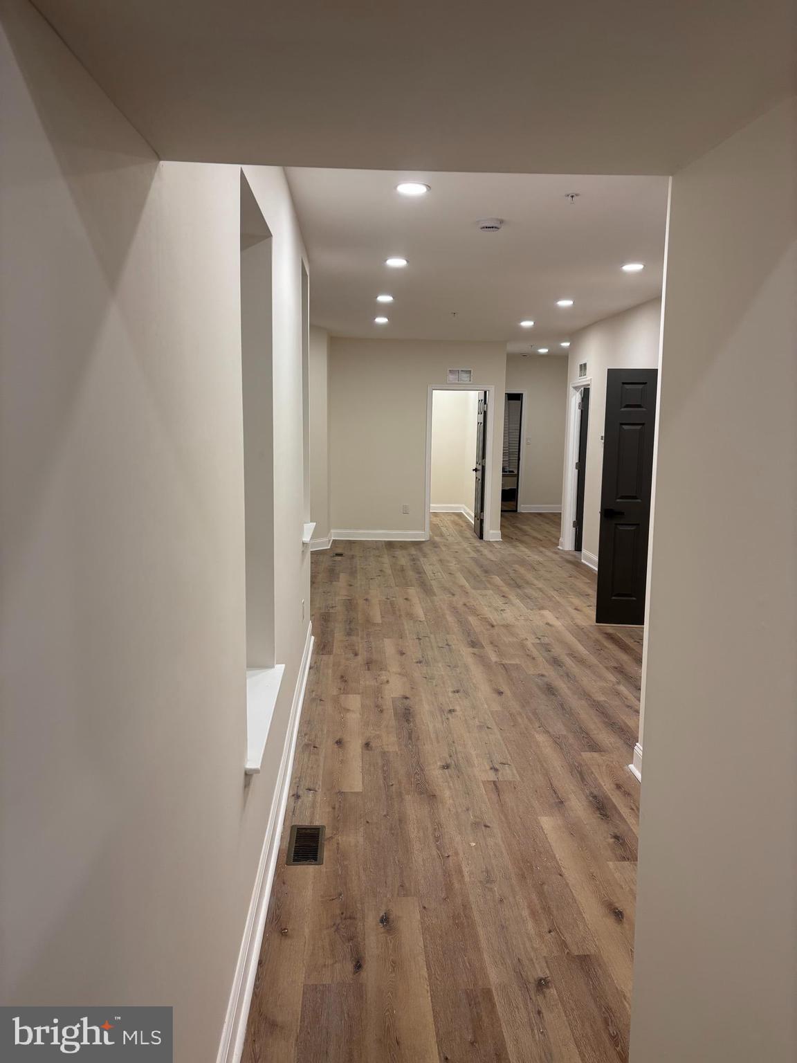 137 W WASHINGTON LANE 2