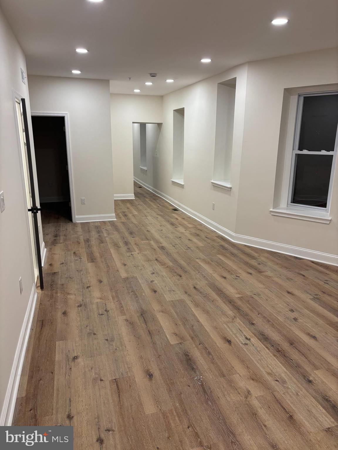 137 W WASHINGTON LANE 3