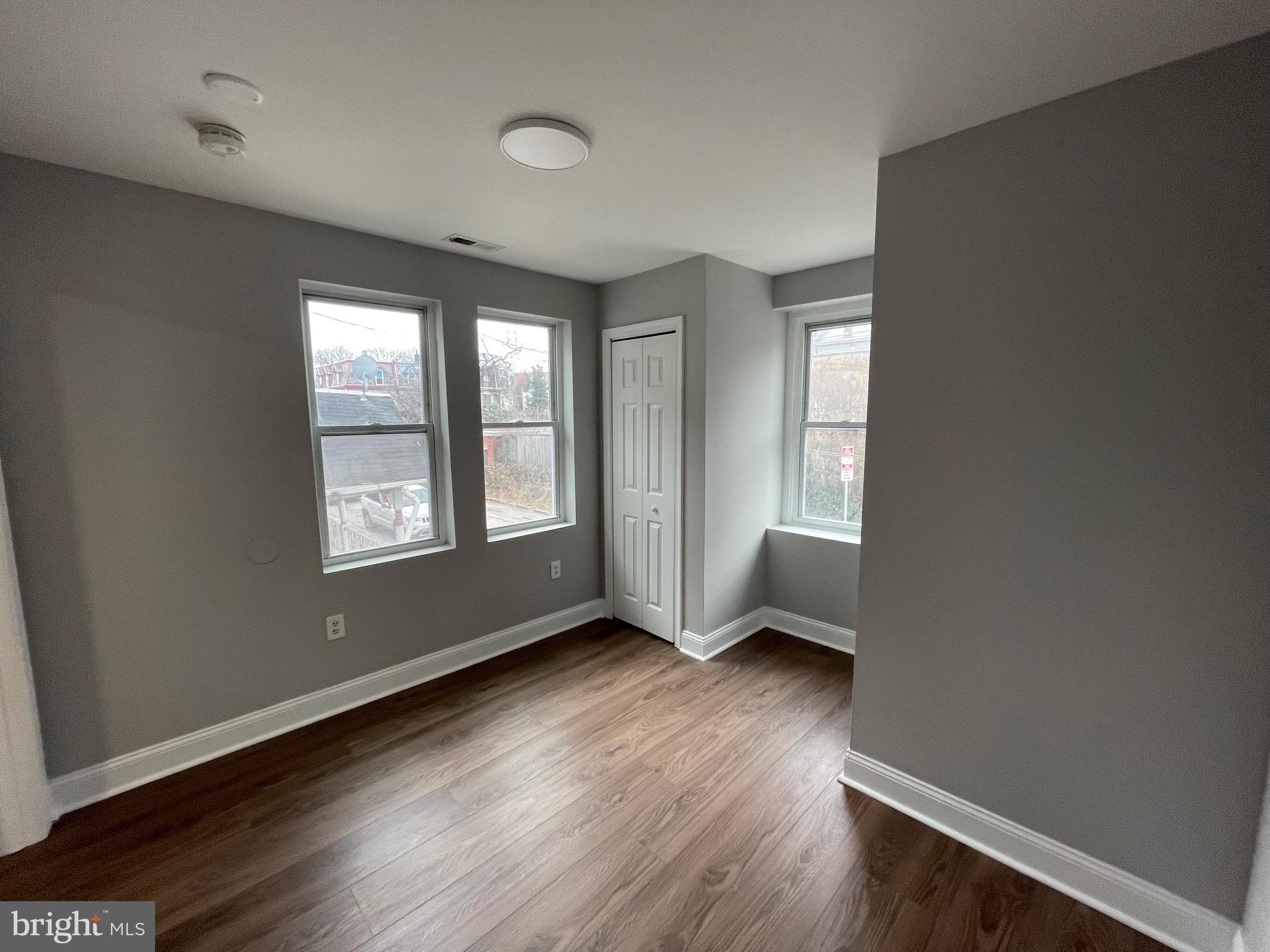 231 W COULTER STREET 33