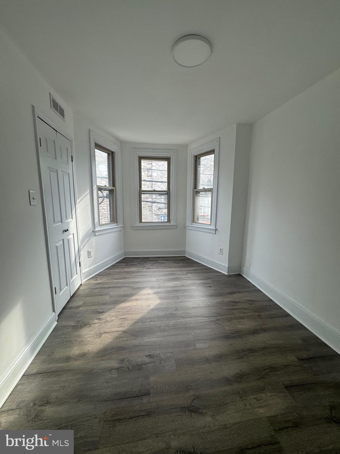 231 W COULTER STREET 33