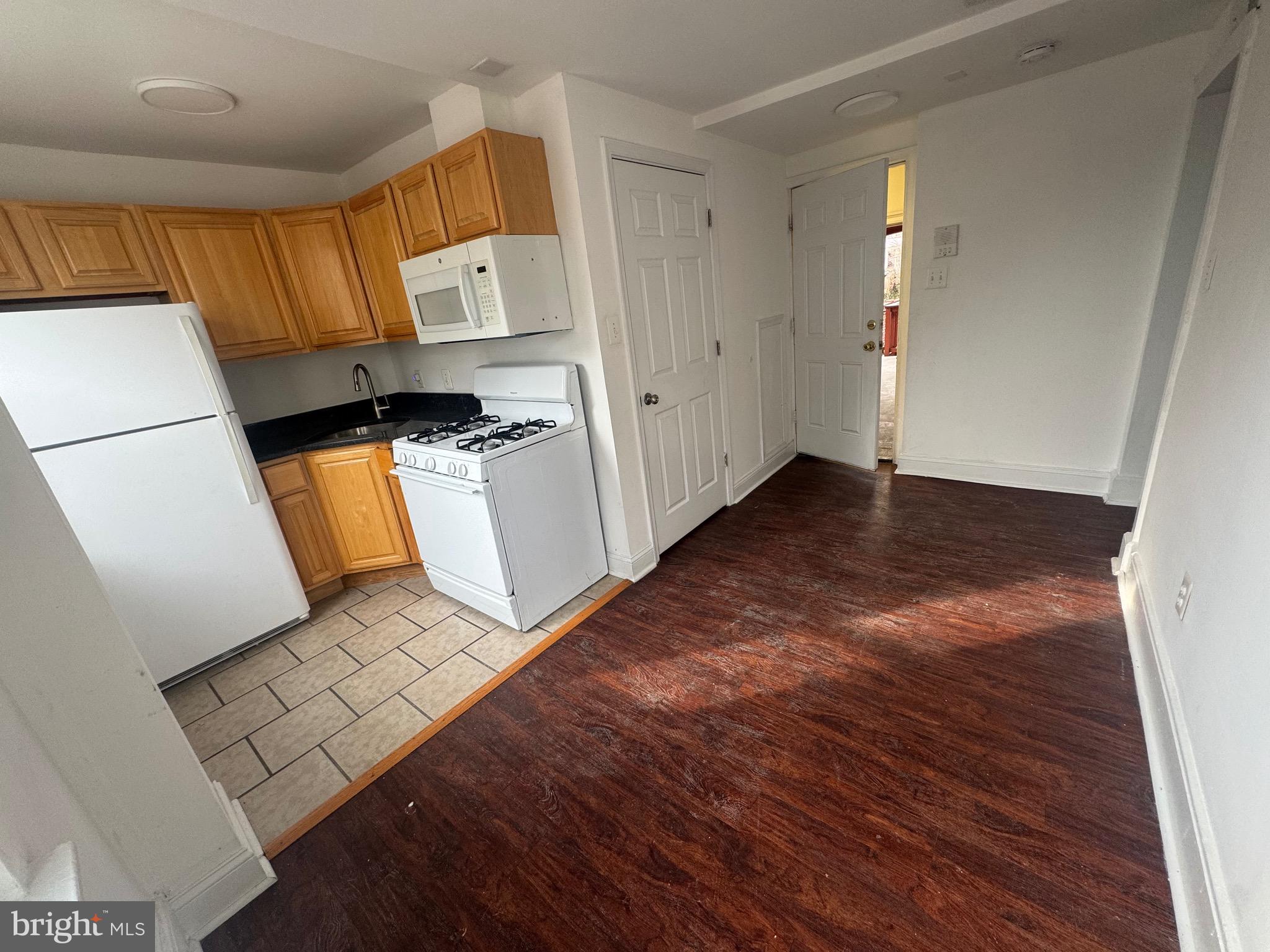 231 W COULTER STREET 33