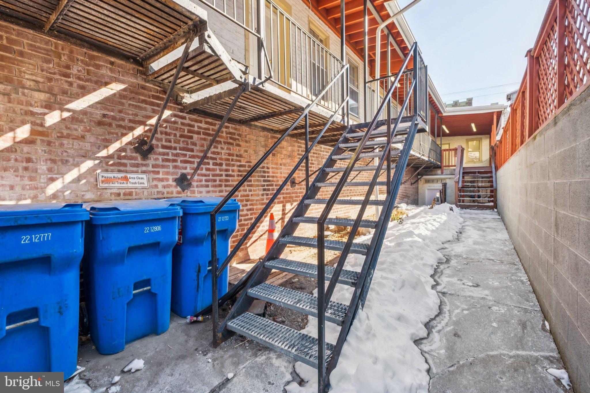 231 W COULTER STREET 33