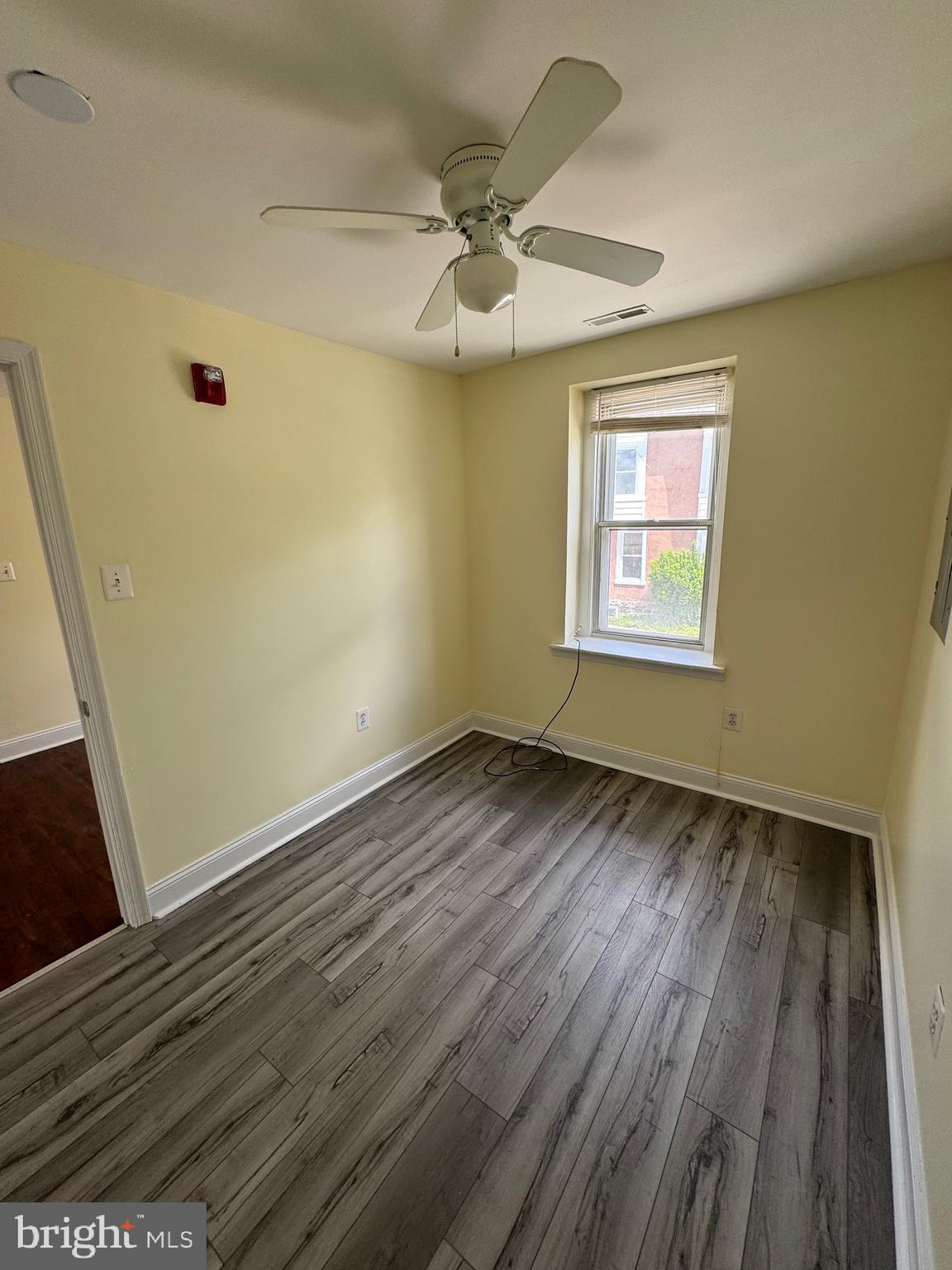 231 W COULTER STREET 33