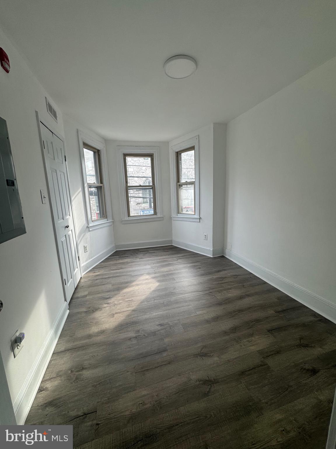 231 W COULTER STREET 33