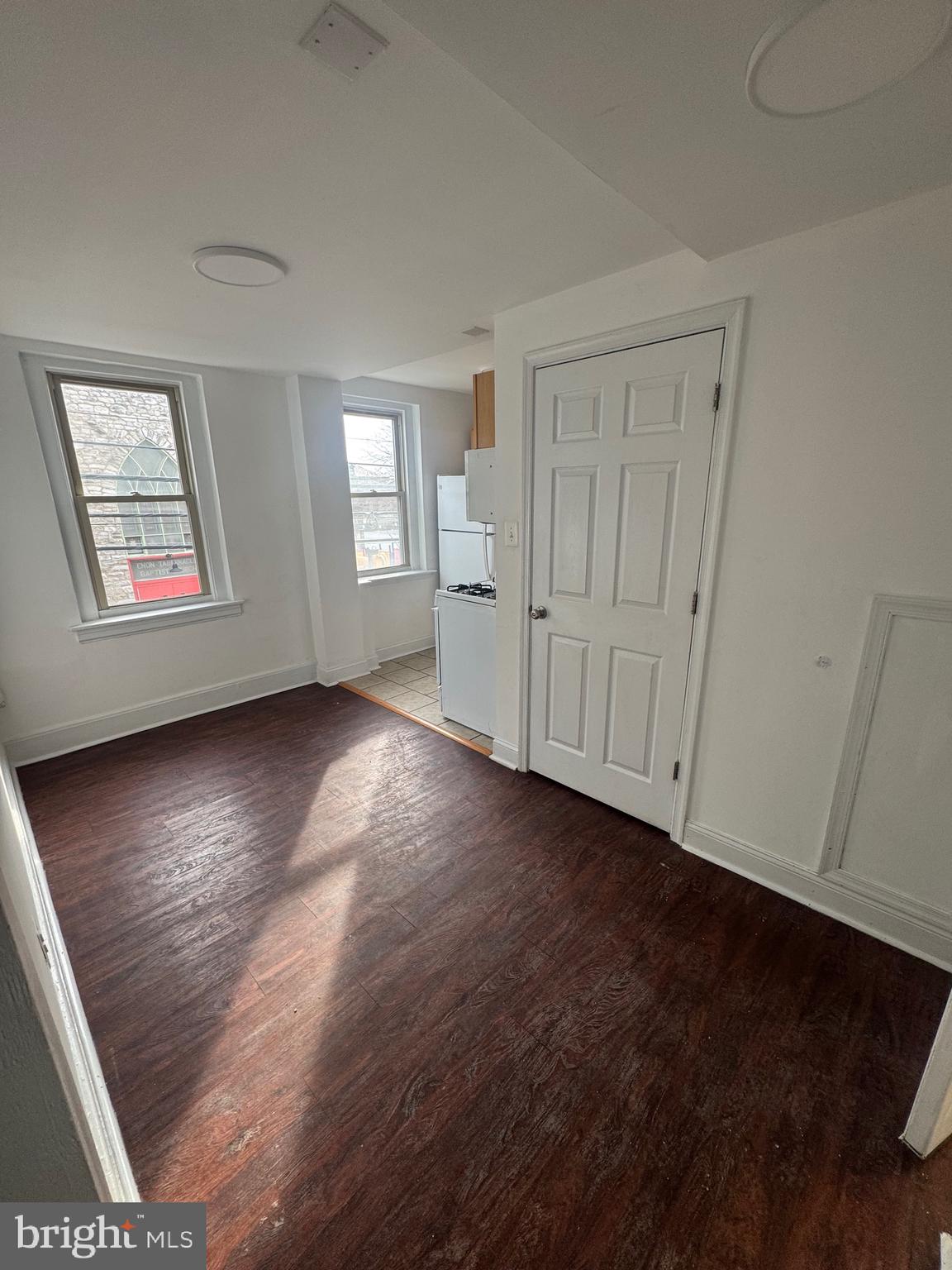 231 W COULTER STREET 33