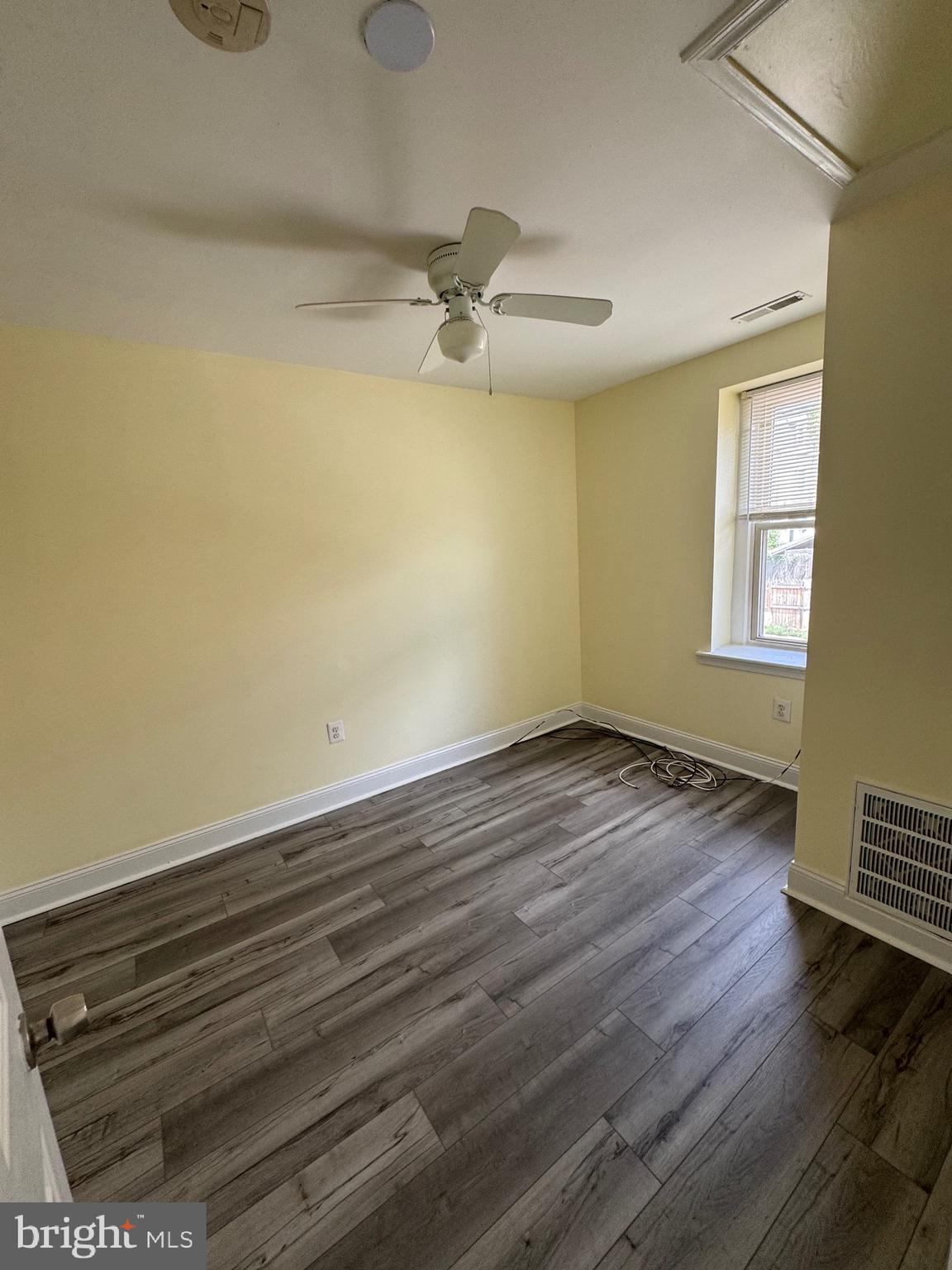 231 W COULTER STREET 33