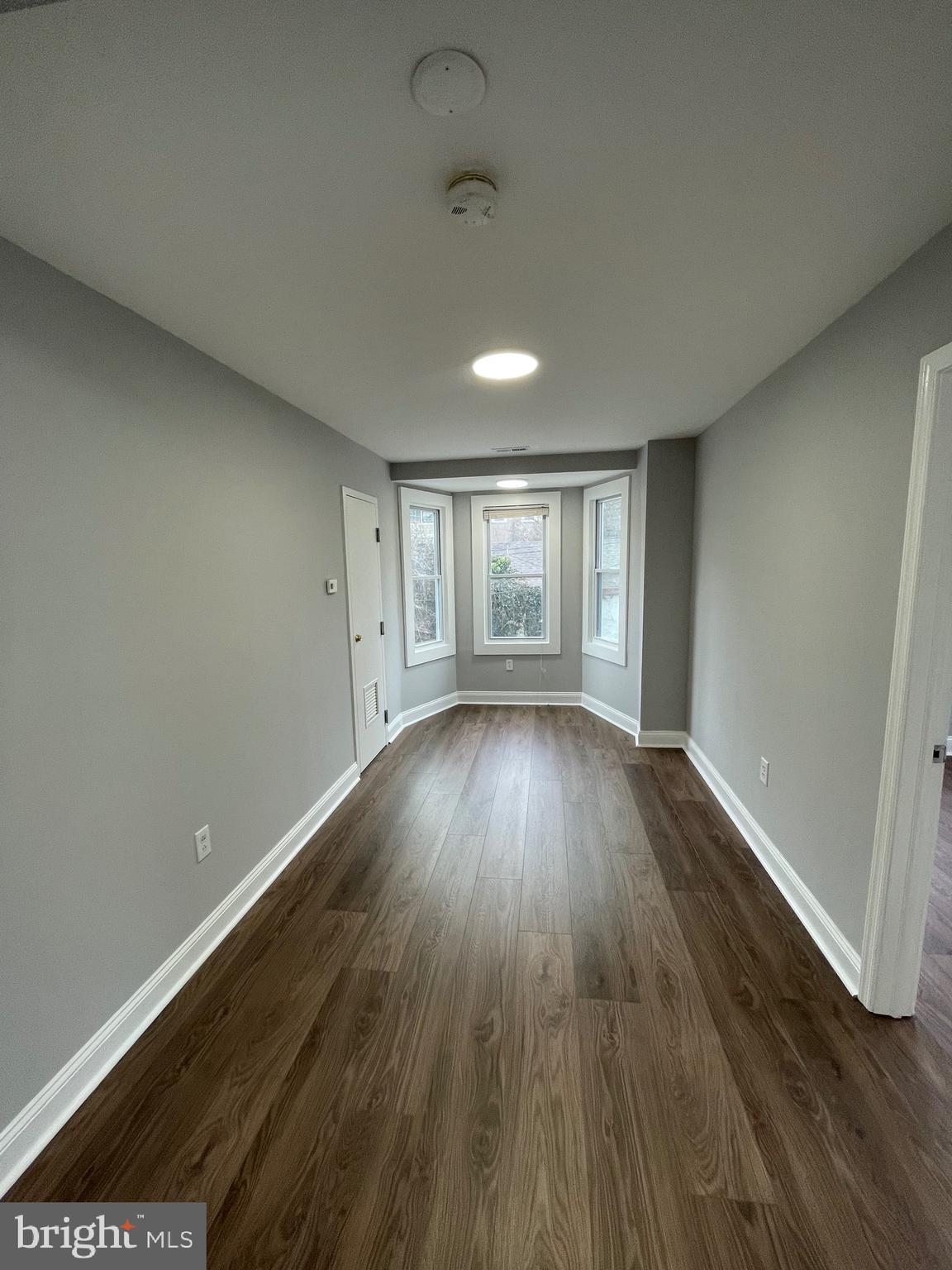 231 W COULTER STREET 33