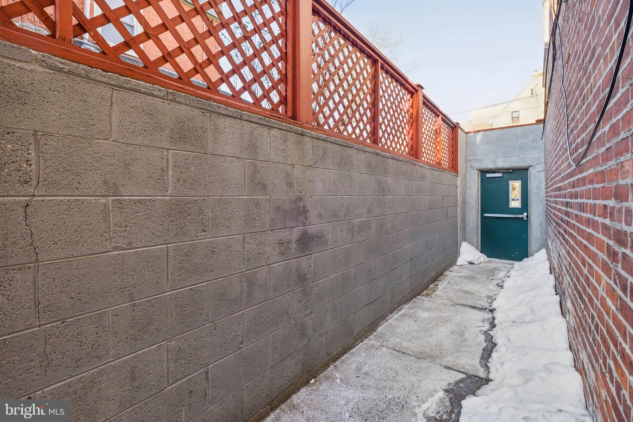 231 W COULTER STREET 33