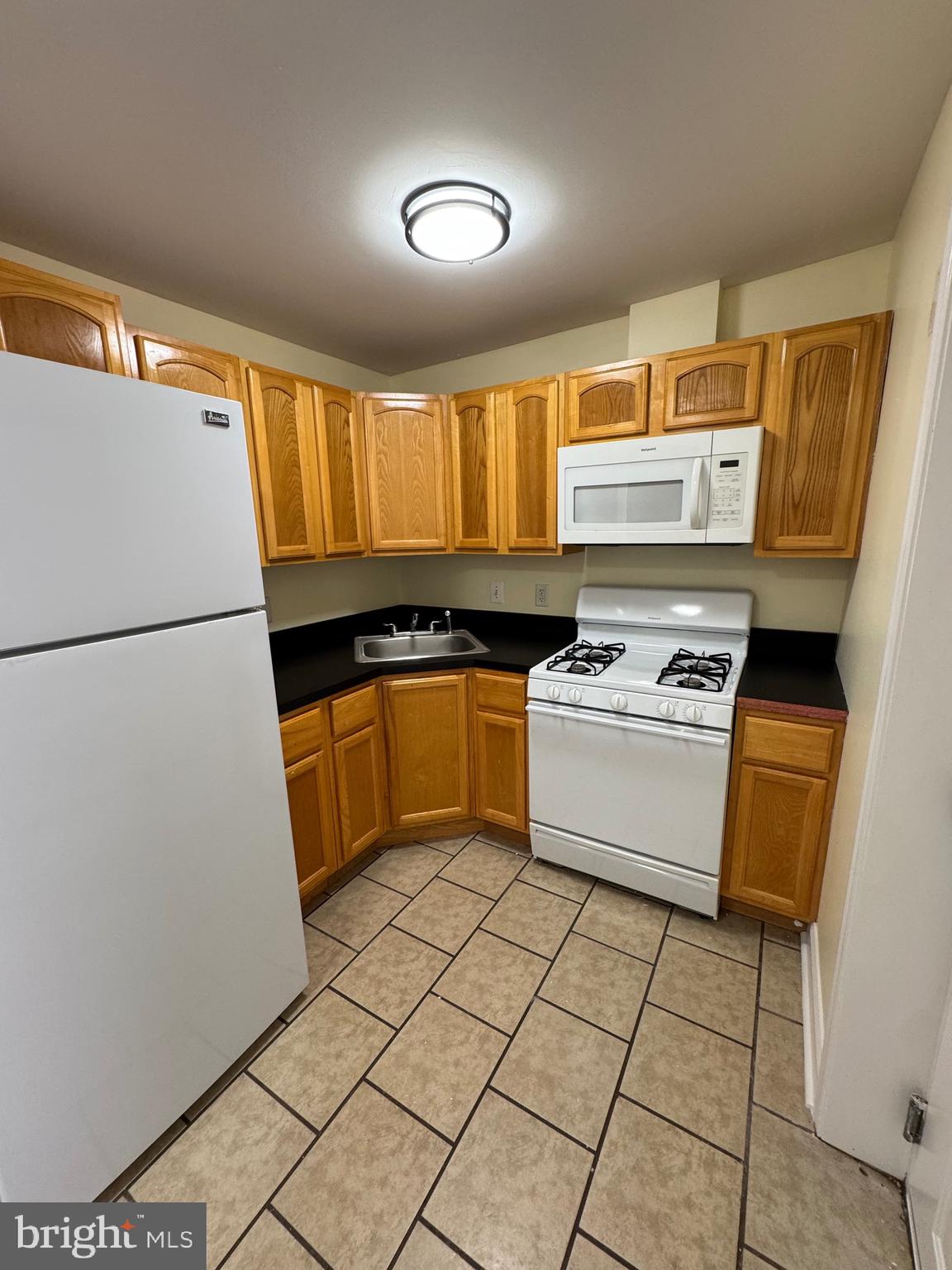 231 W COULTER STREET 33