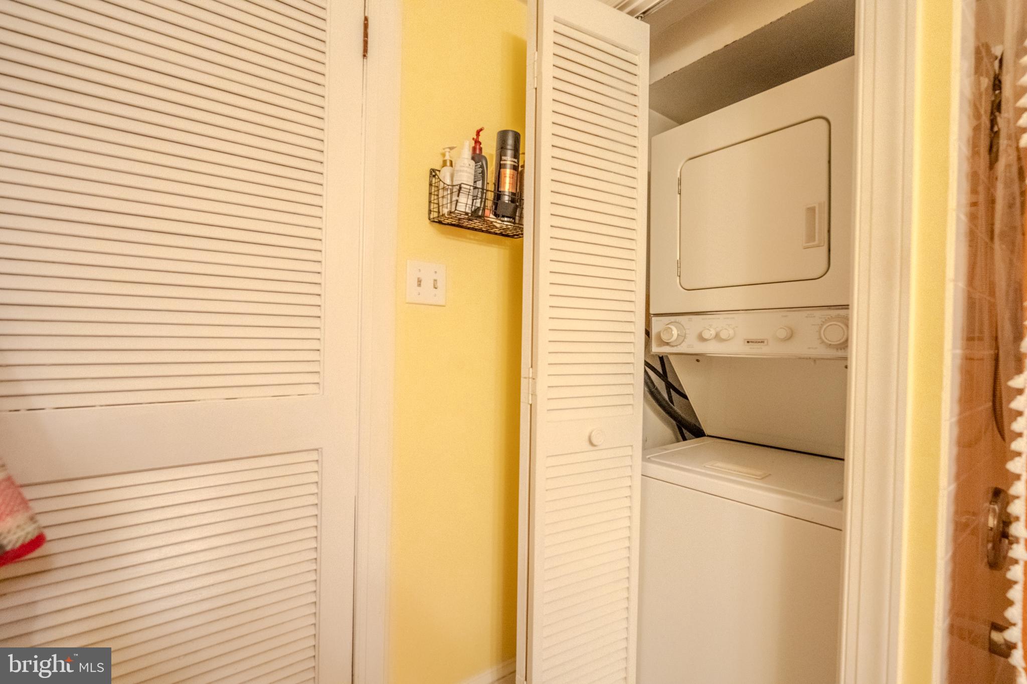 2302 SPRUCE STREET 00 1