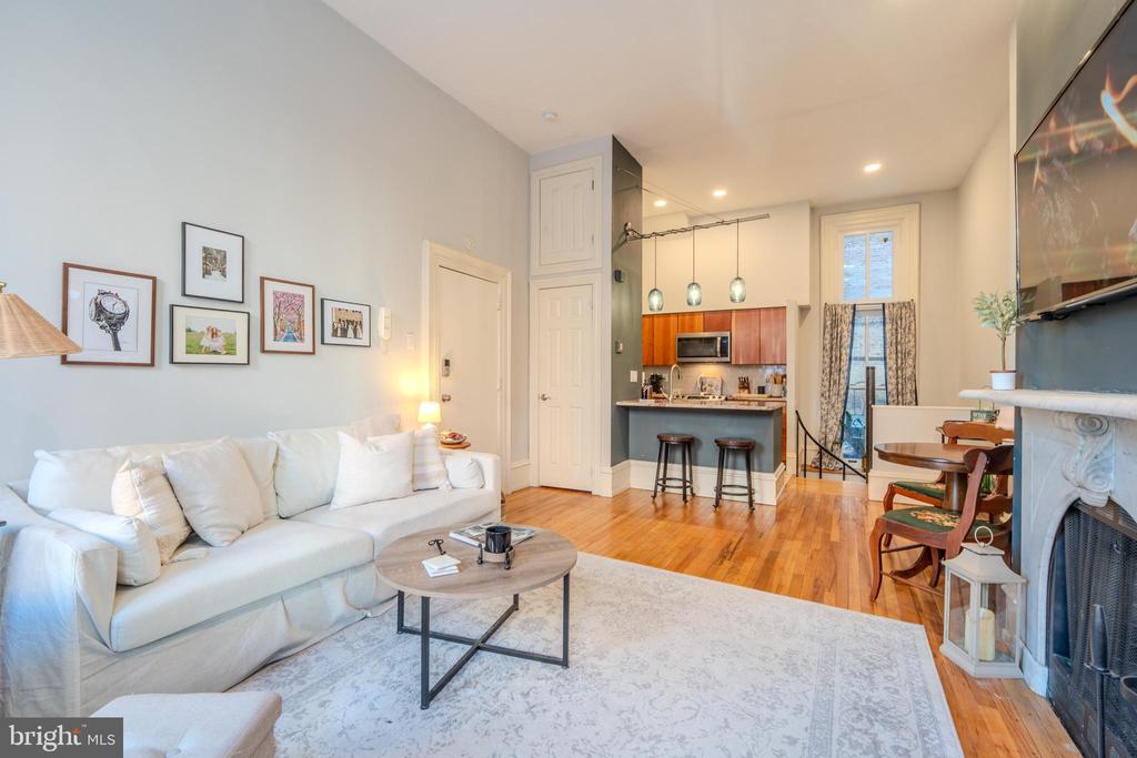2302 SPRUCE STREET 00 1