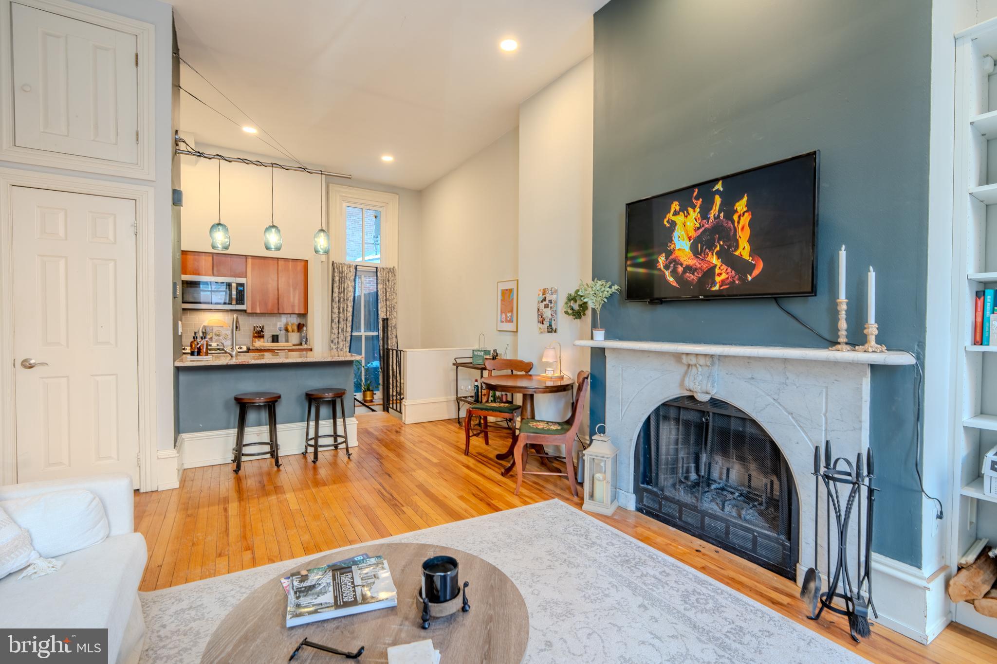 2302 SPRUCE STREET 00 1