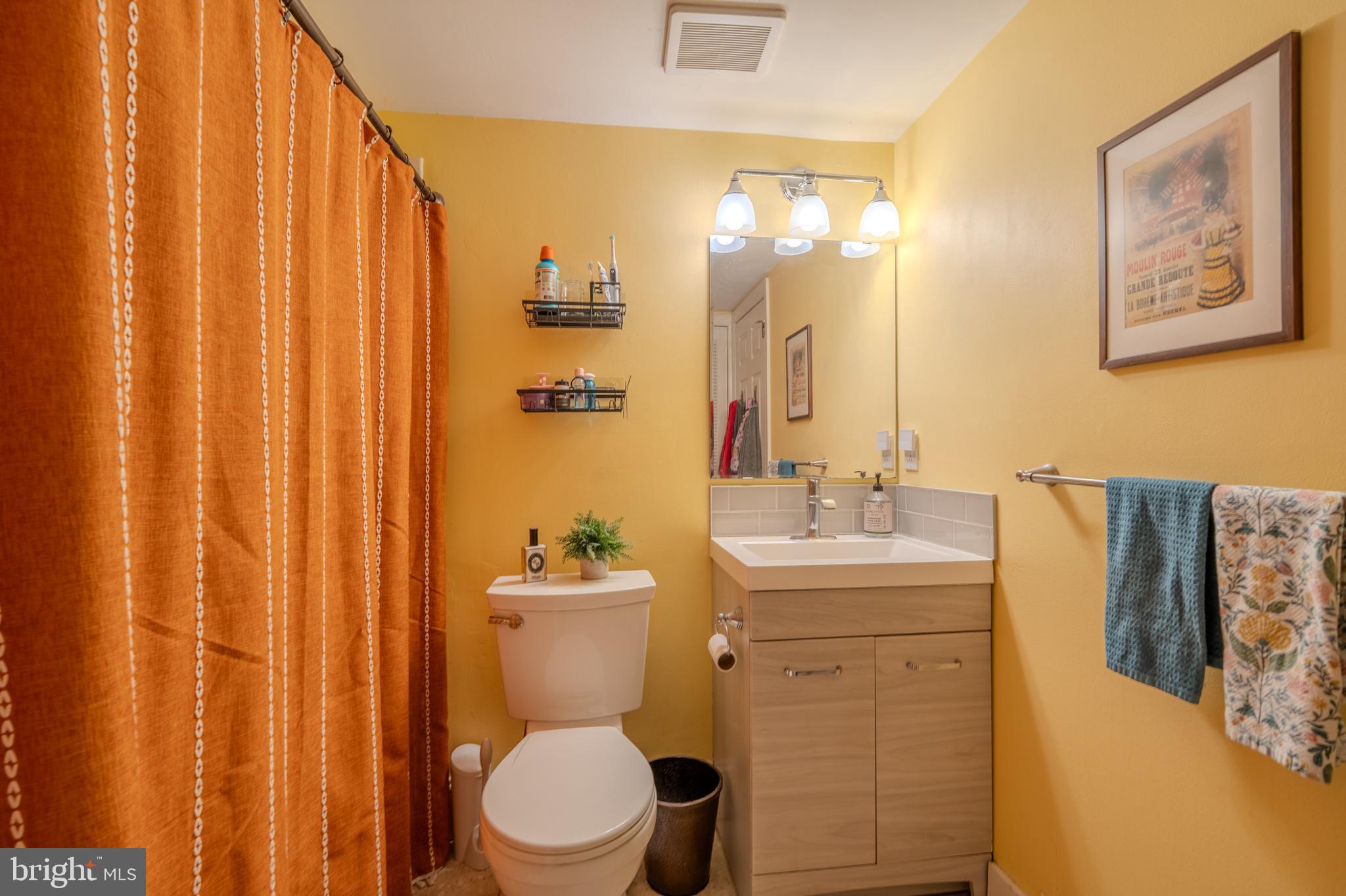 2302 SPRUCE STREET 00 1