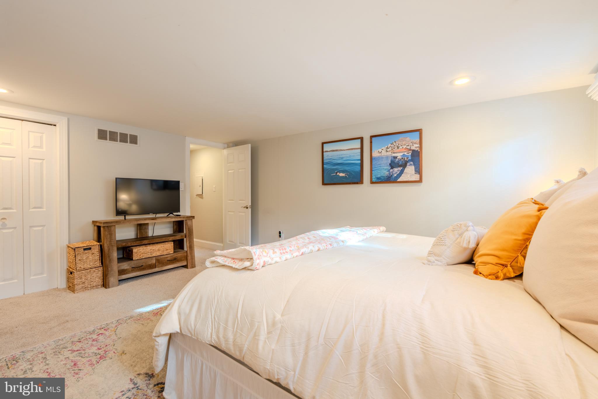 2302 SPRUCE STREET 00 1